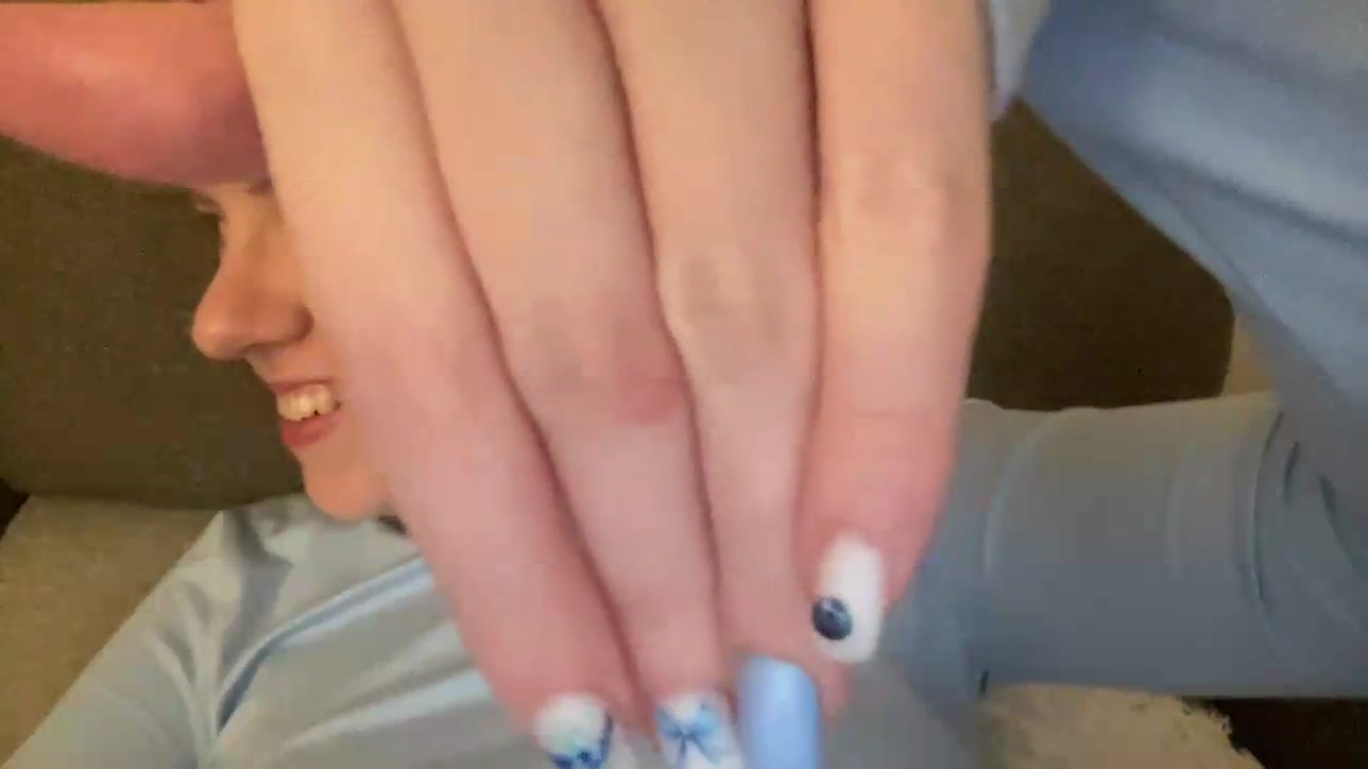Gallery image thumbnail from BlueFlowerr's myfreecams stream on, 06/23/2026, 24:26 image 18 of 20