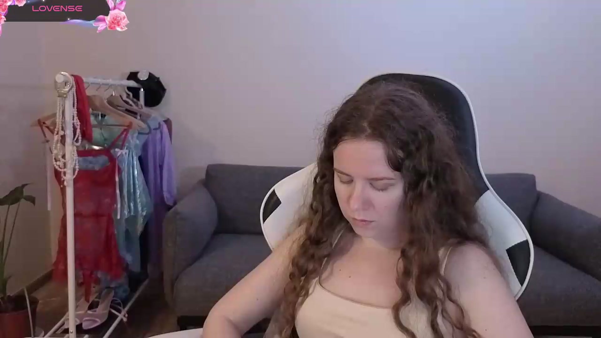Gallery image thumbnail from BlueFlowerr's myfreecams stream on, 06/25/2026, 19:40 image 13 of 20