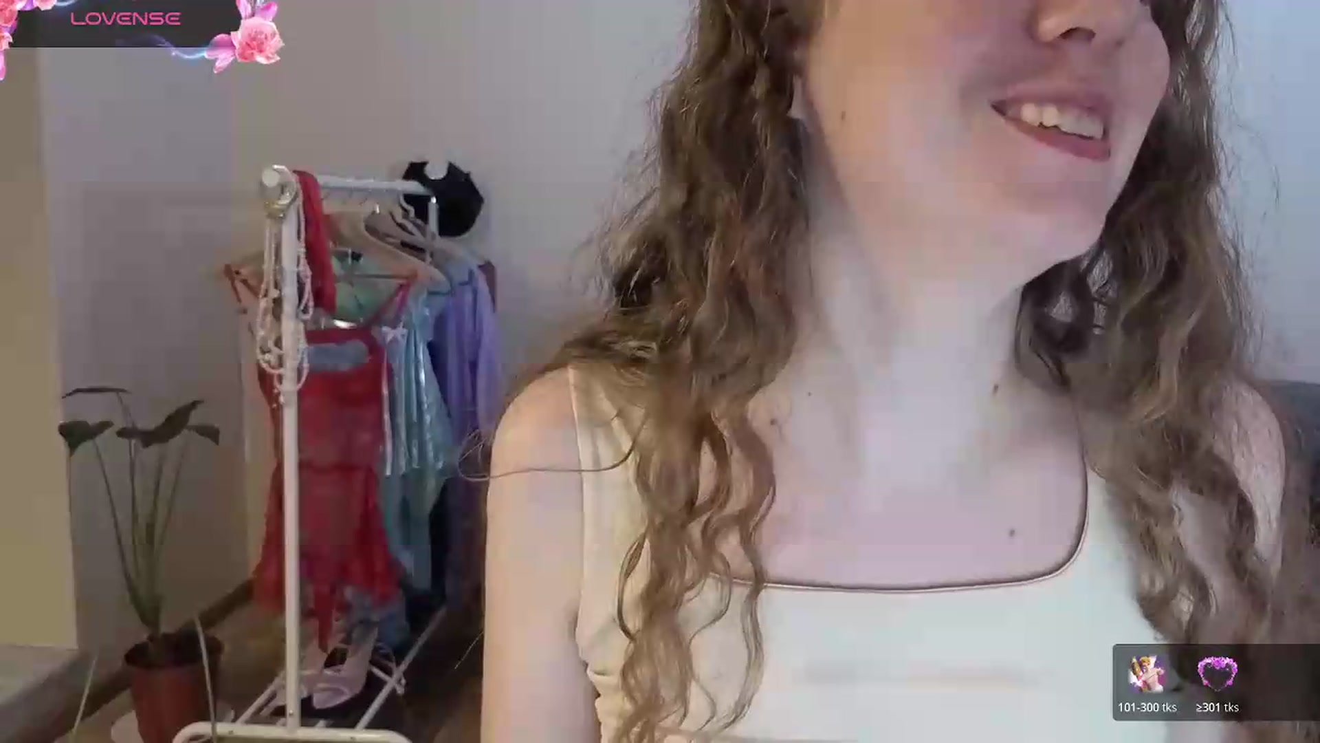 Gallery image thumbnail from BlueFlowerr's myfreecams stream on, 06/25/2026, 20:03 image 16 of 20
