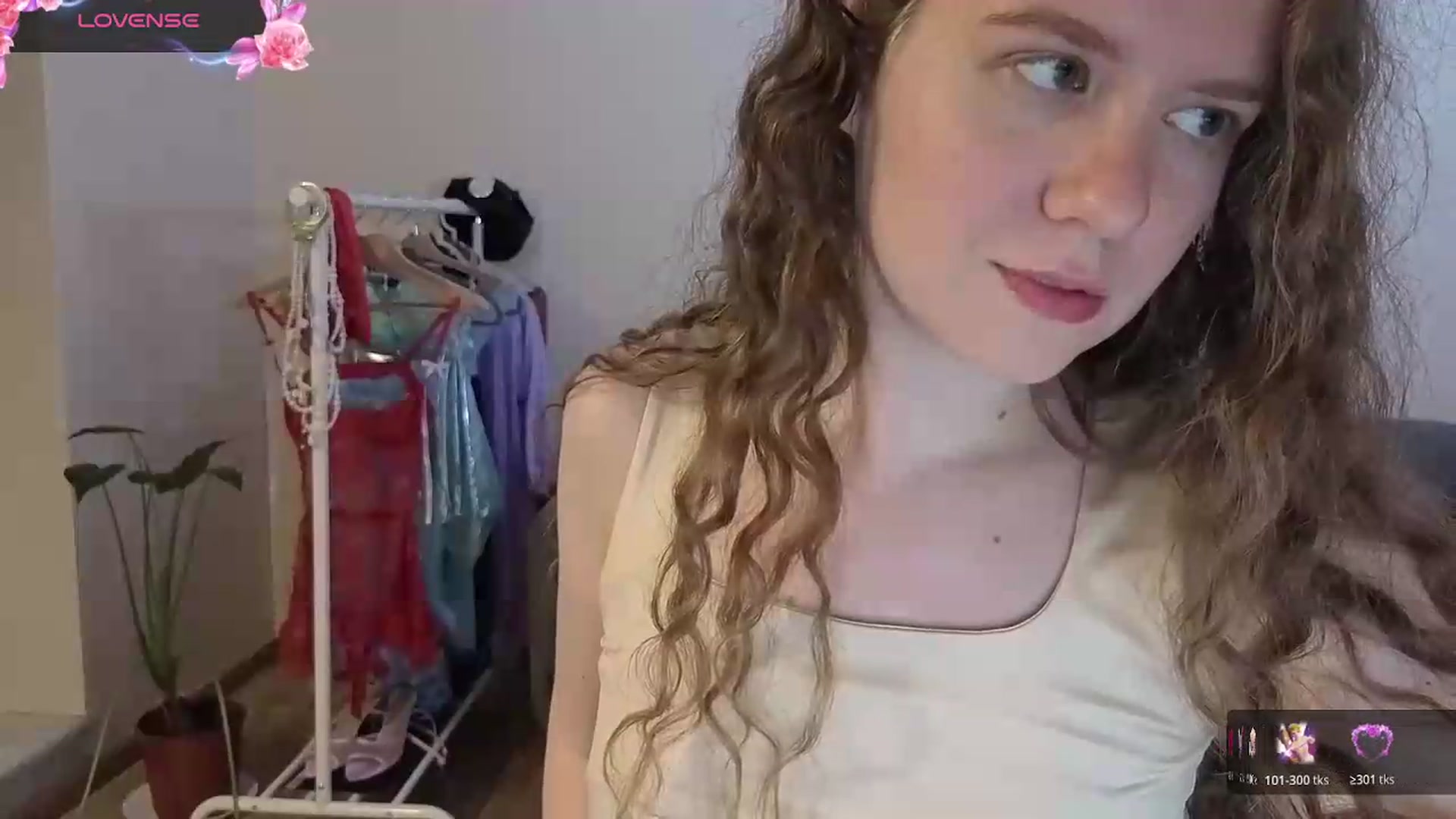 Gallery image thumbnail from BlueFlowerr's myfreecams stream on, 06/25/2026, 20:03 image 13 of 20
