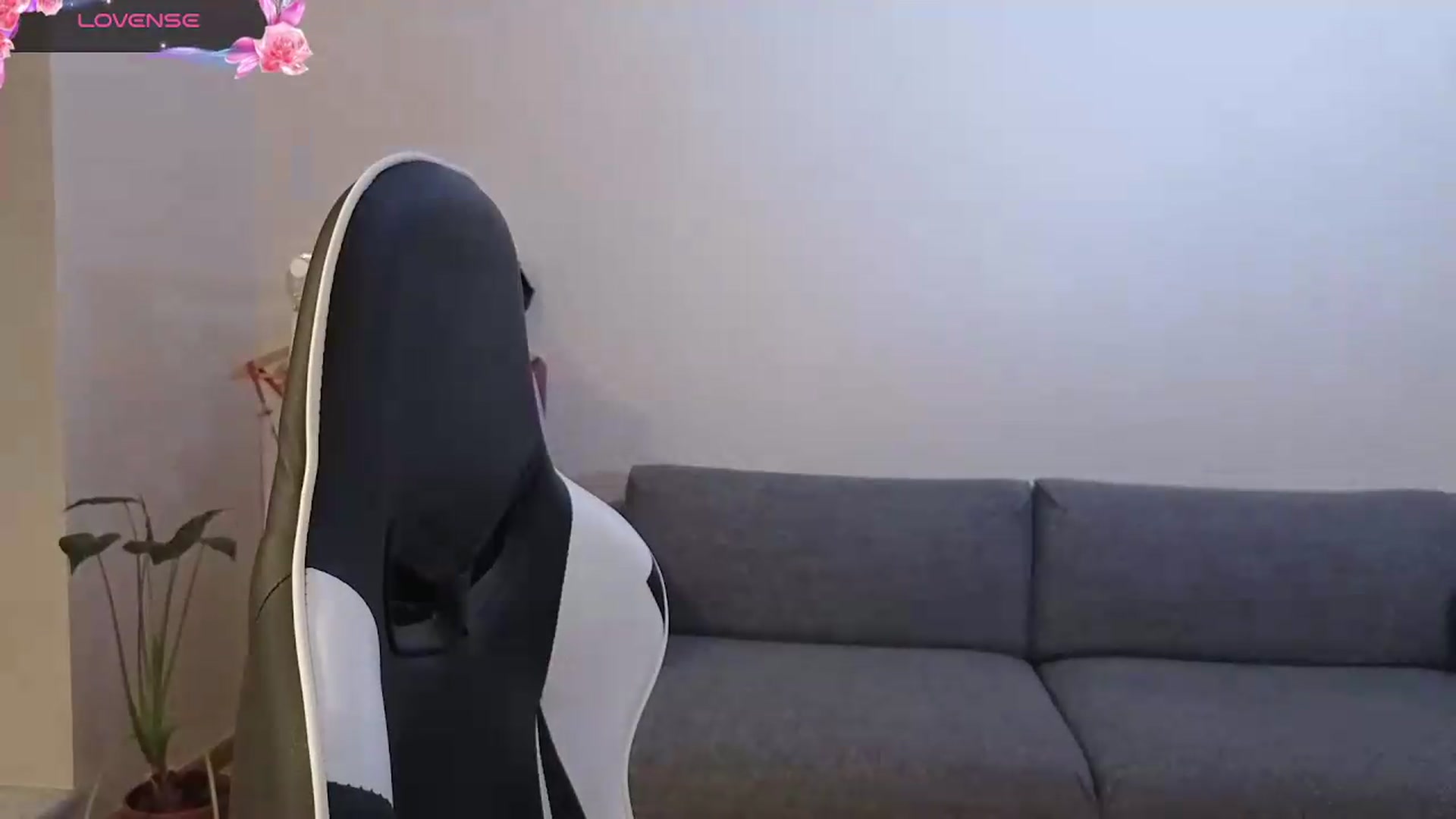Gallery image thumbnail from BlueFlowerr's myfreecams stream on, 06/25/2026, 21:36 image 18 of 20
