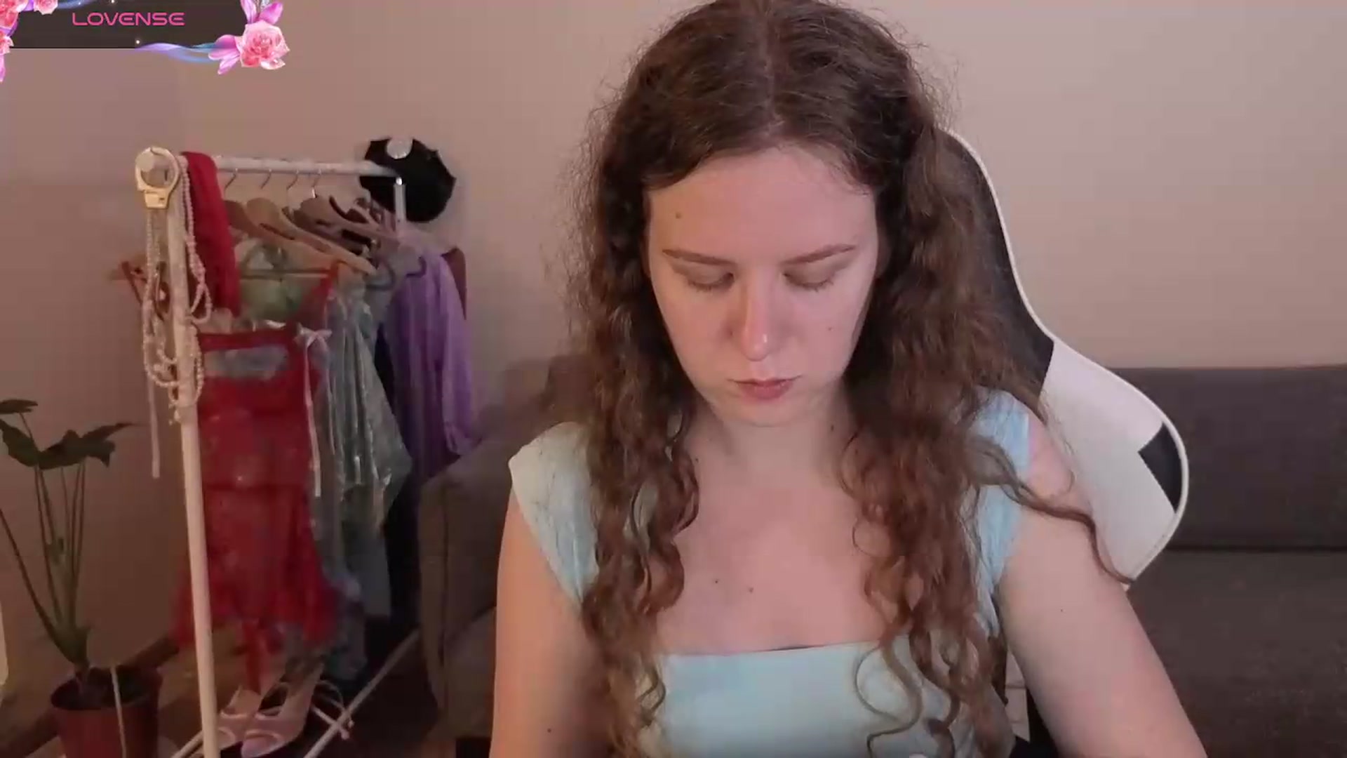 Gallery image thumbnail from BlueFlowerr's myfreecams stream on, 06/26/2026, 19:00 image 4 of 20