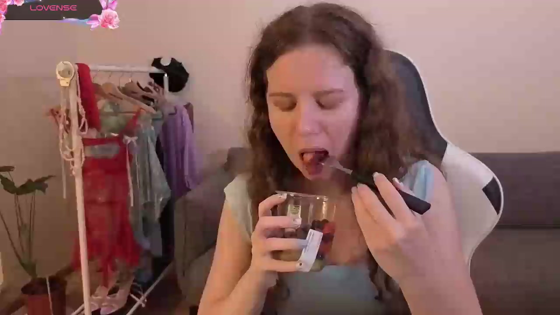 Gallery image thumbnail from BlueFlowerr's myfreecams stream on, 06/26/2026, 19:00 image 6 of 20