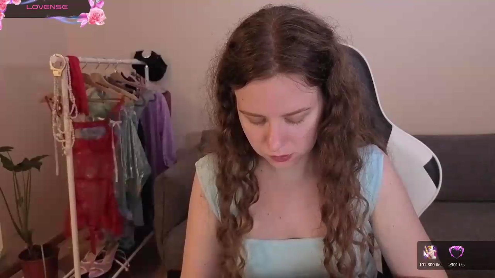 Gallery image thumbnail from BlueFlowerr's myfreecams stream on, 06/26/2026, 19:00 image 5 of 20