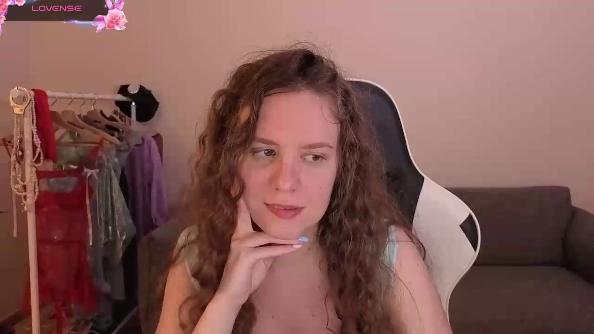 Gallery image thumbnail from BlueFlowerr's myfreecams stream on, 06/26/2026, 20:19 image 10 of 20