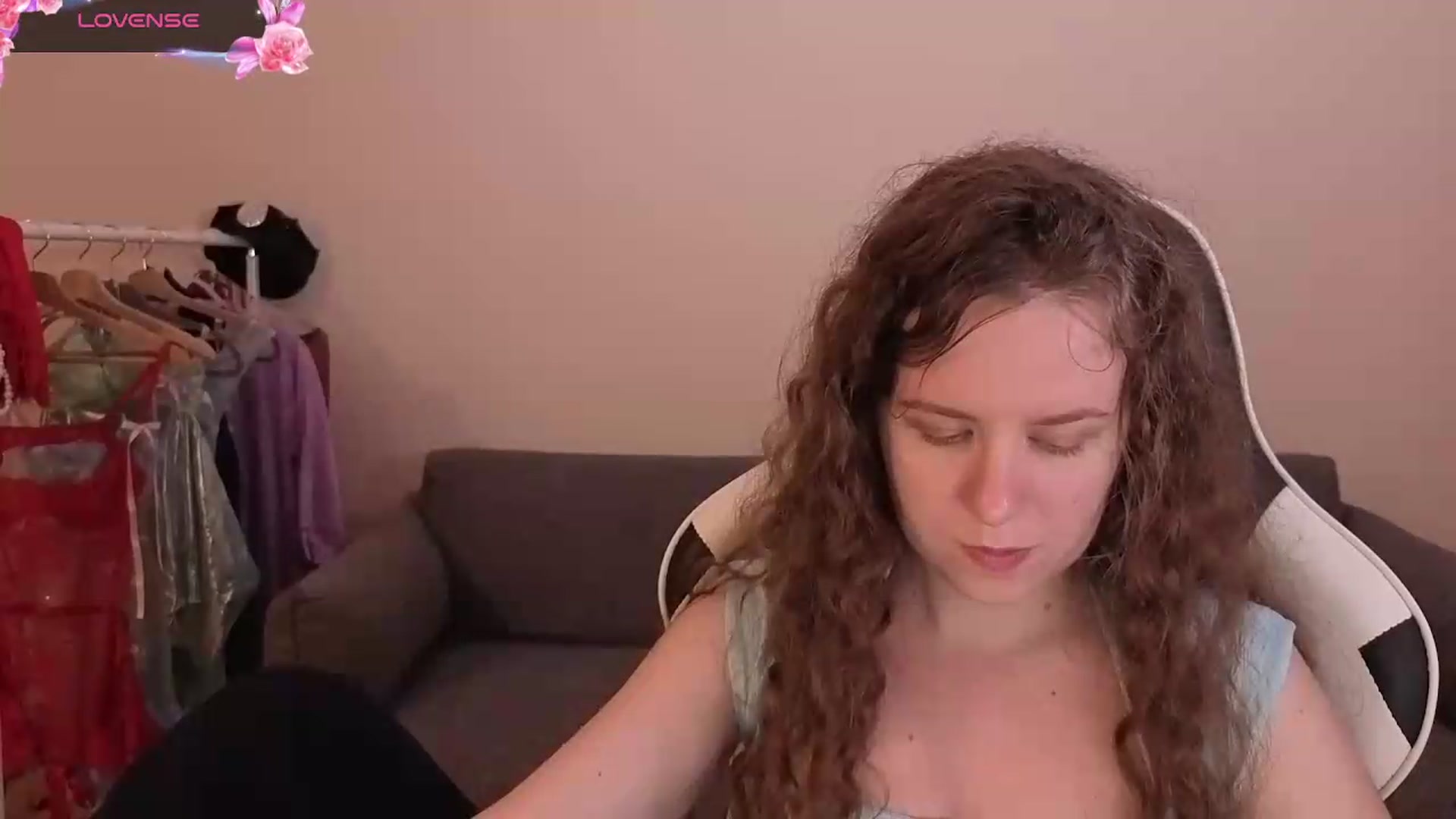 Gallery image thumbnail from BlueFlowerr's myfreecams stream on, 06/26/2026, 20:19 image 18 of 20