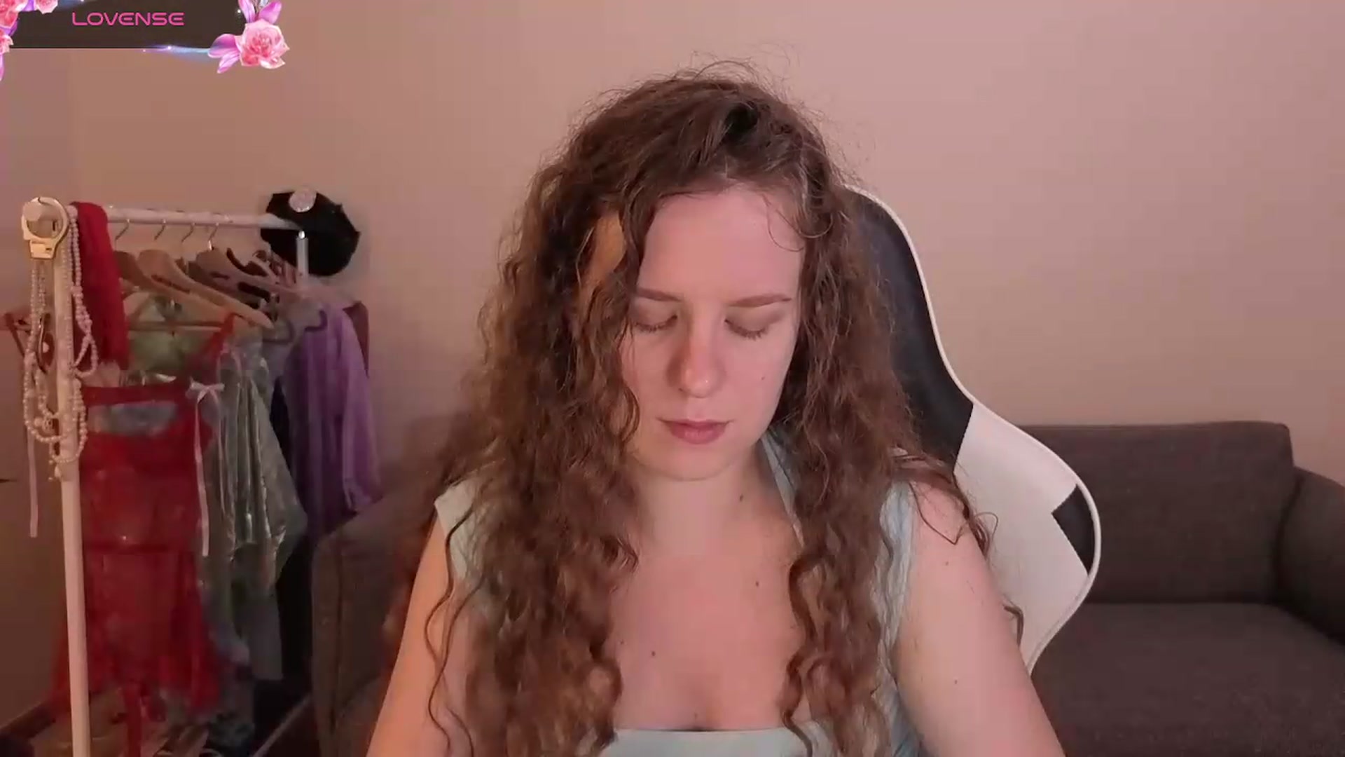Gallery image thumbnail from BlueFlowerr's myfreecams stream on, 06/26/2026, 20:19 image 12 of 20