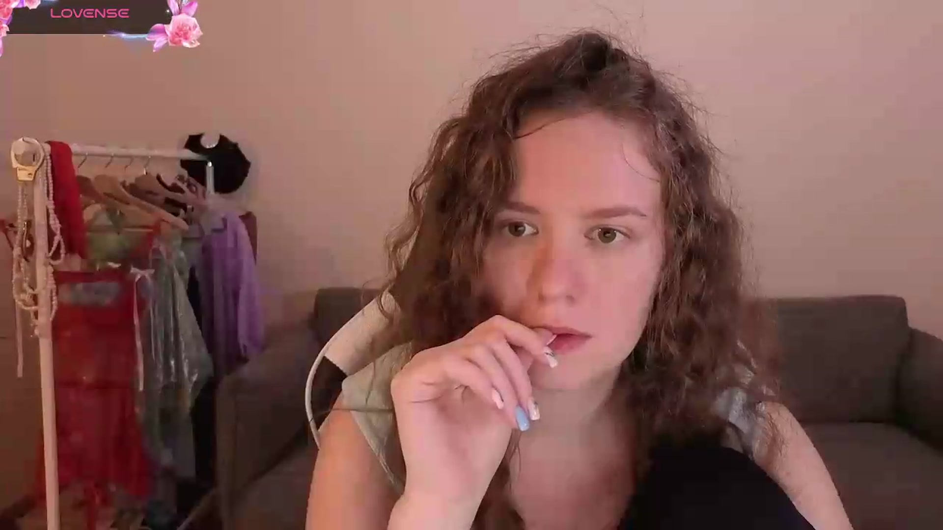 Gallery image thumbnail from BlueFlowerr's myfreecams stream on, 06/26/2026, 20:19 image 3 of 20