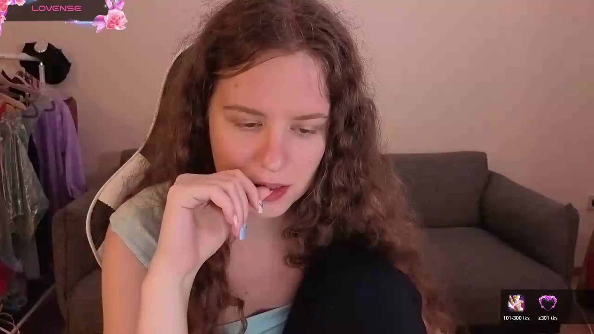 Gallery image thumbnail from BlueFlowerr's myfreecams stream on, 06/26/2026, 22:26 image 7 of 20