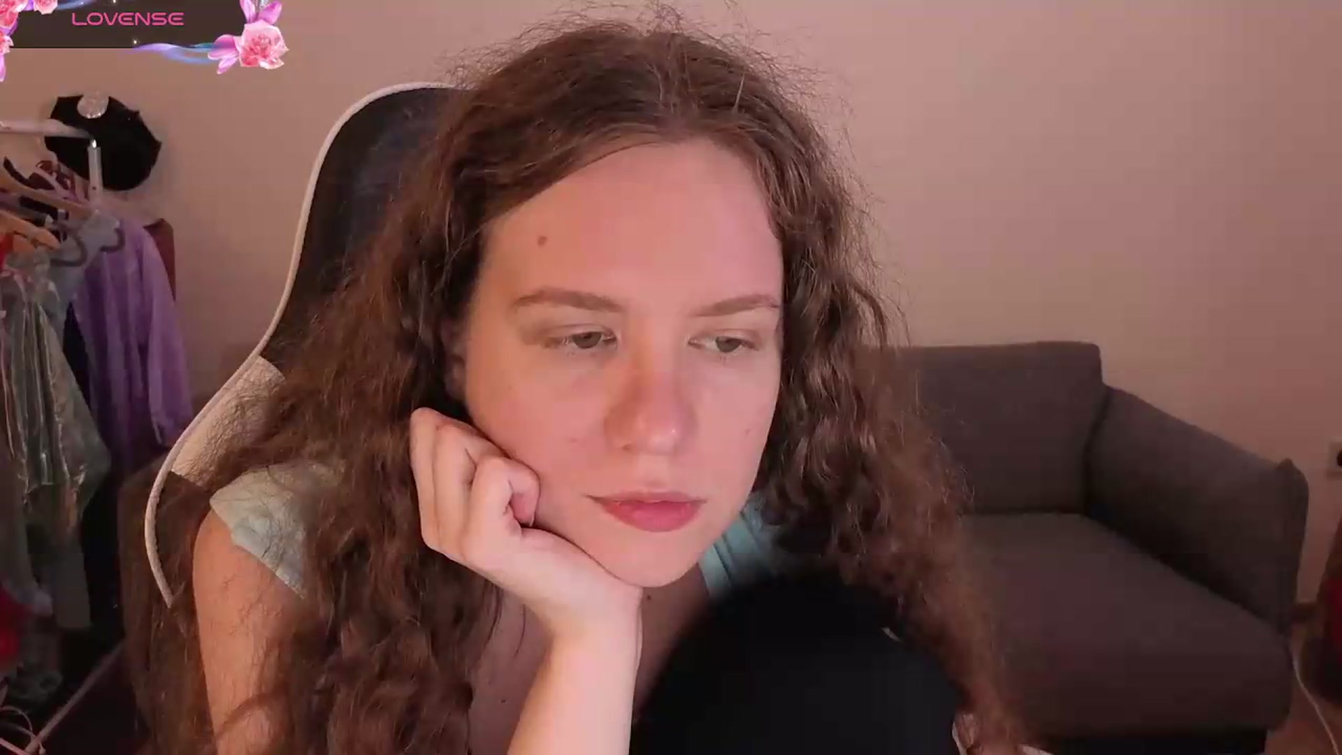 Gallery image thumbnail from BlueFlowerr's myfreecams stream on, 06/26/2026, 22:26 image 4 of 20
