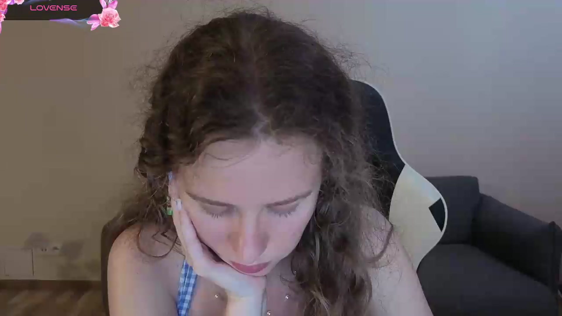 Gallery image thumbnail from BlueFlowerr's myfreecams stream on, 06/30/2026, 19:32 image 19 of 20