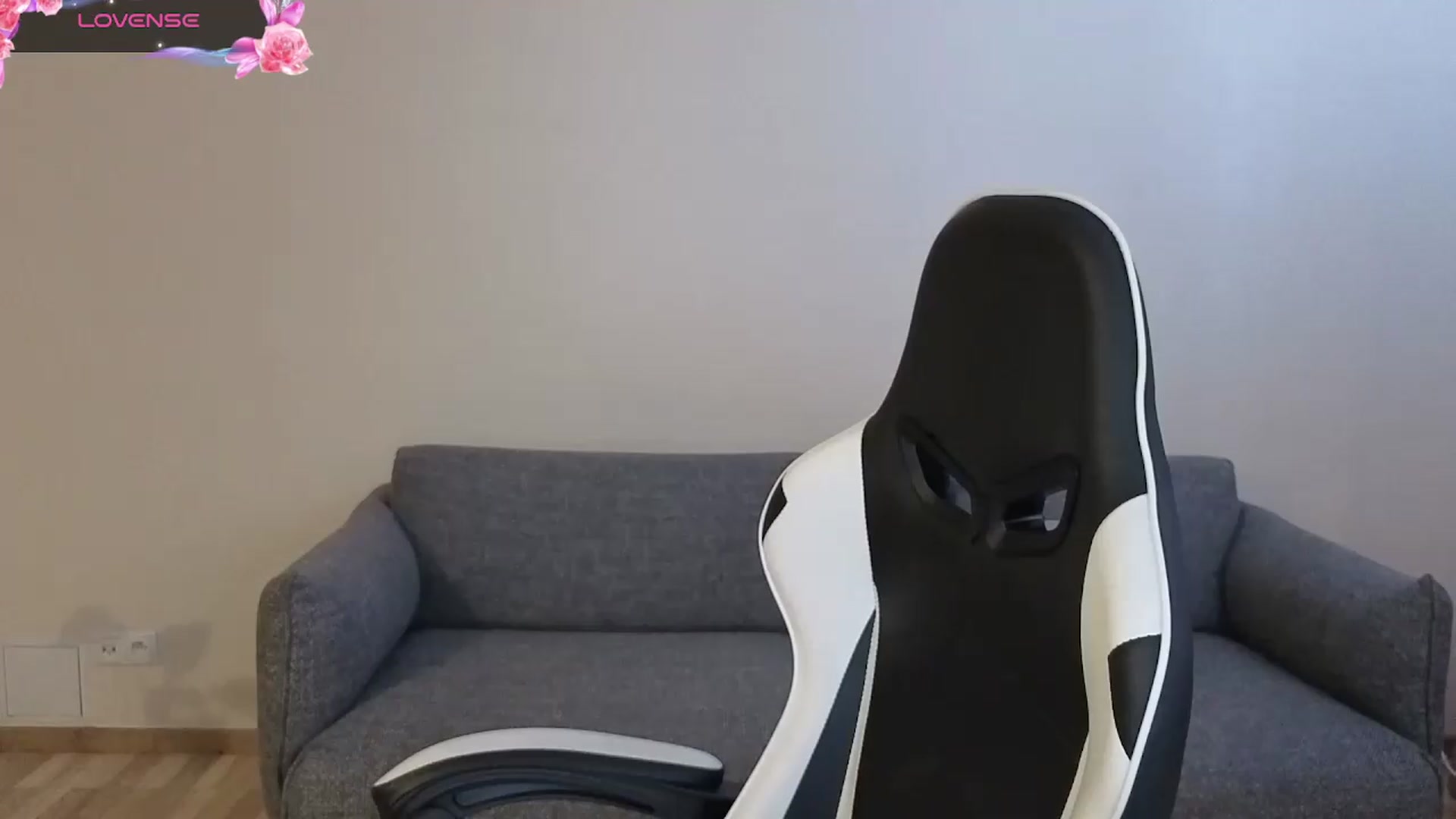 Gallery image thumbnail from BlueFlowerr's myfreecams stream on, 06/30/2026, 19:32 image 15 of 20