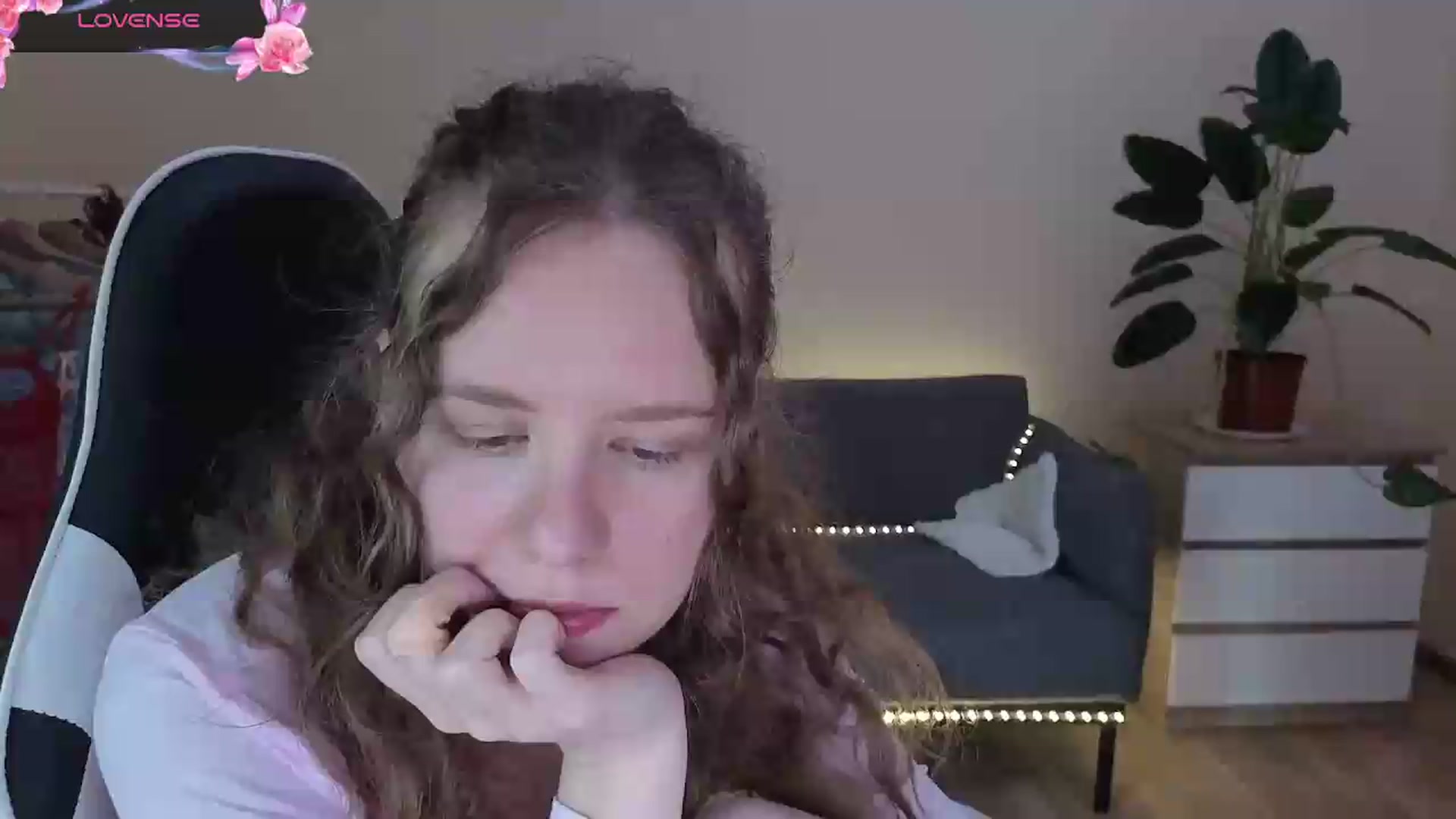 Gallery image thumbnail from BlueFlowerr's myfreecams stream on, 07/04/2026, 17:33 image 14 of 20
