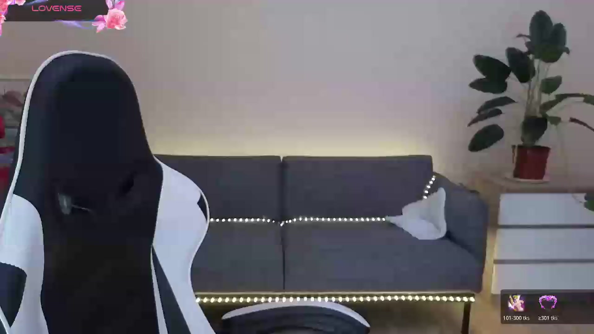 Gallery image thumbnail from BlueFlowerr's myfreecams stream on, 07/04/2026, 17:33 image 9 of 20