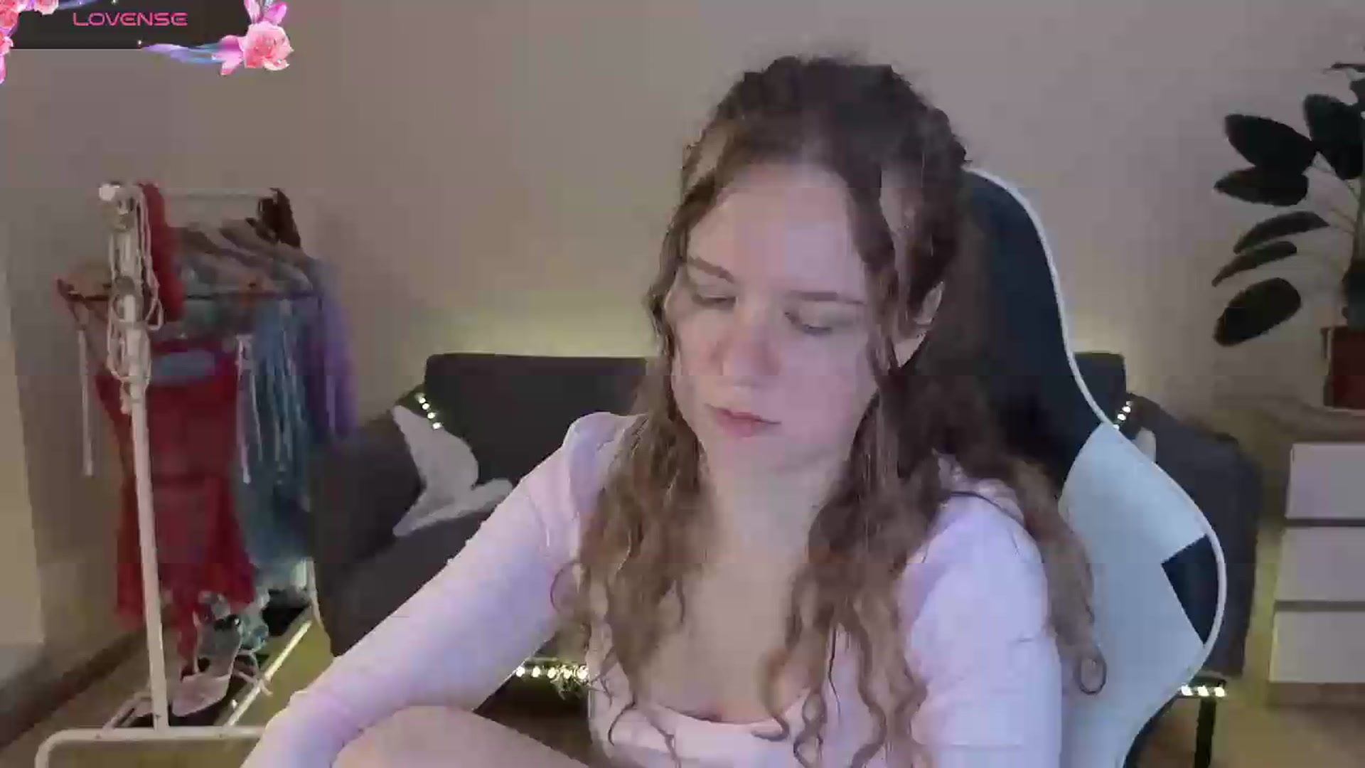 Gallery image thumbnail from BlueFlowerr's myfreecams stream on, 07/04/2026, 17:33 image 20 of 20