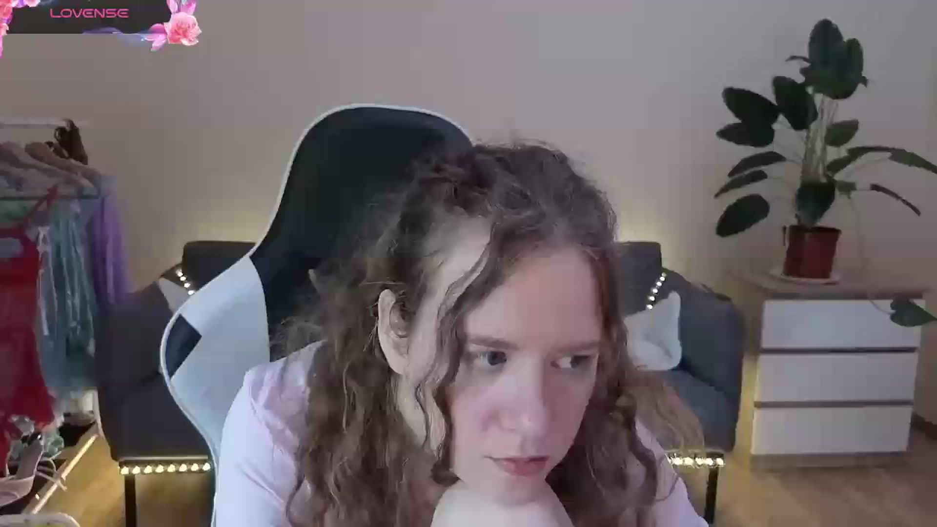 Gallery image thumbnail from BlueFlowerr's myfreecams stream on, 07/04/2026, 17:33 image 11 of 20