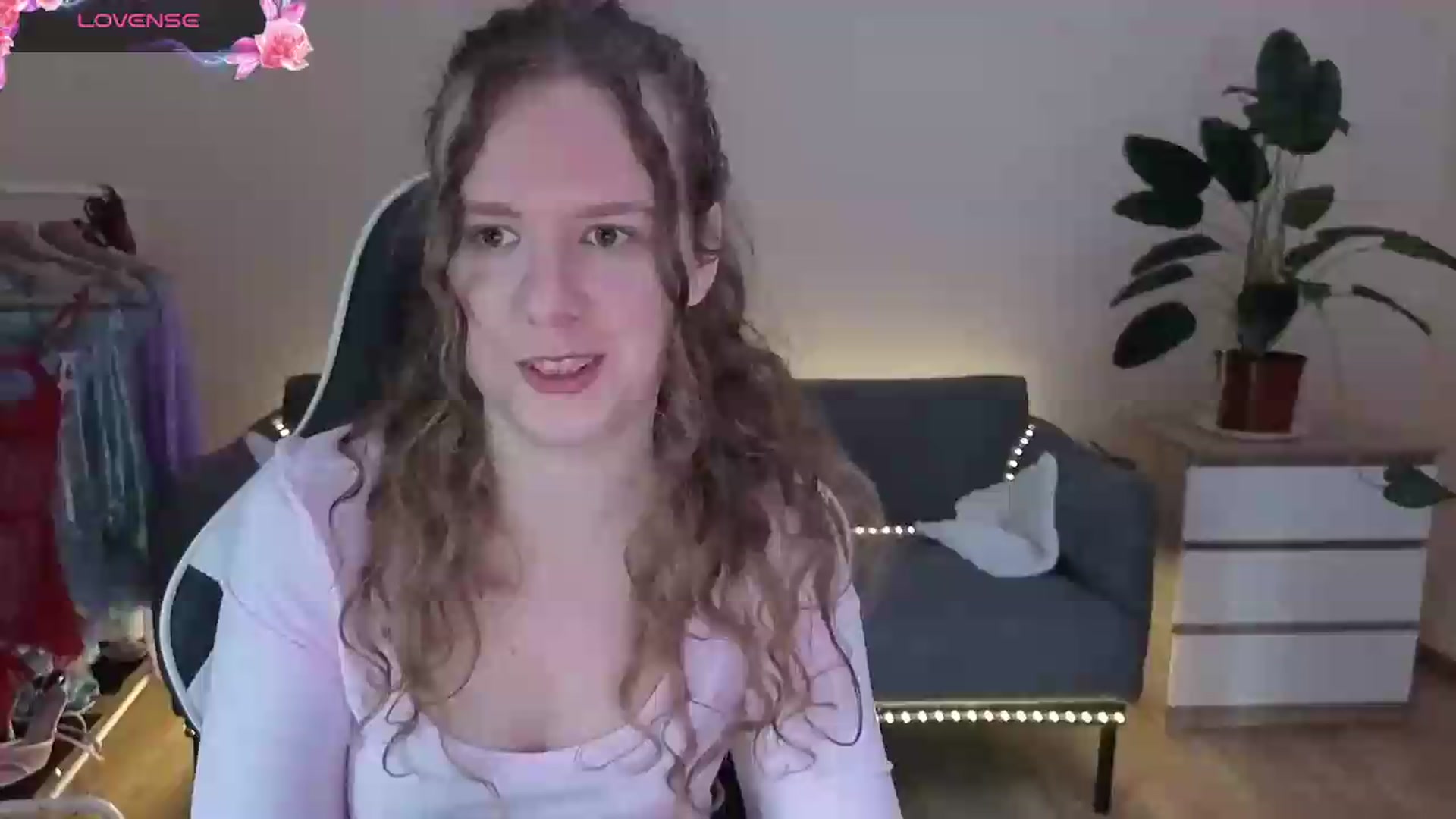 Gallery image thumbnail from BlueFlowerr's myfreecams stream on, 07/04/2026, 17:33 image 15 of 20