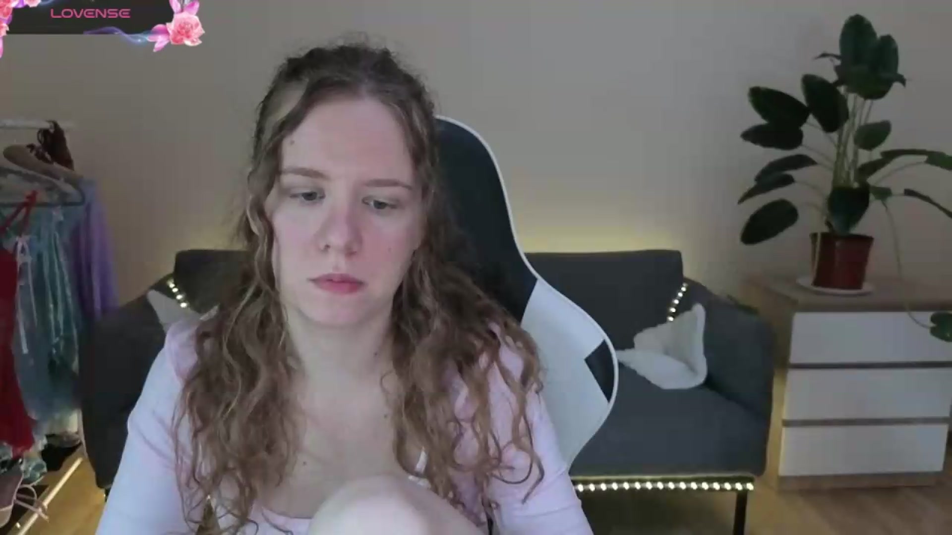 Gallery image thumbnail from BlueFlowerr's myfreecams stream on, 07/04/2026, 17:33 image 7 of 20