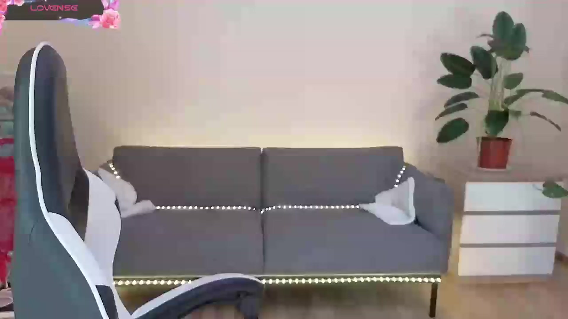 Gallery image thumbnail from BlueFlowerr's myfreecams stream on, 07/04/2026, 17:33 image 10 of 20
