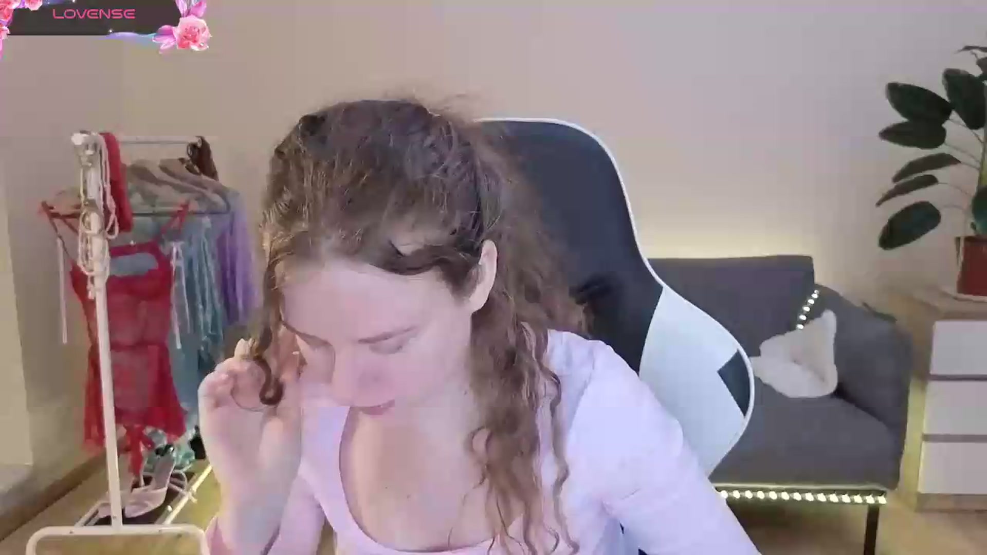 Gallery image thumbnail from BlueFlowerr's myfreecams stream on, 07/04/2026, 18:17 image 6 of 20