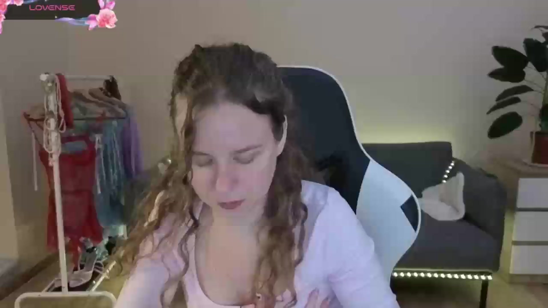 Gallery image thumbnail from BlueFlowerr's myfreecams stream on, 07/04/2026, 18:17 image 7 of 20
