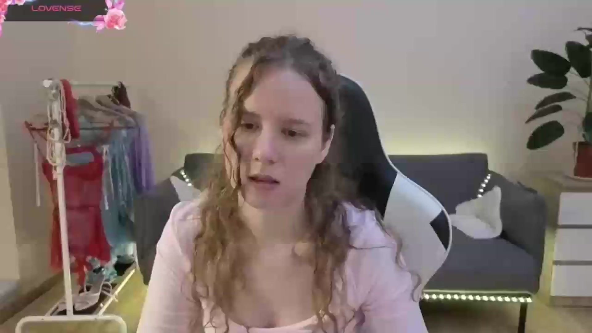 Gallery image thumbnail from BlueFlowerr's myfreecams stream on, 07/04/2026, 18:17 image 3 of 20
