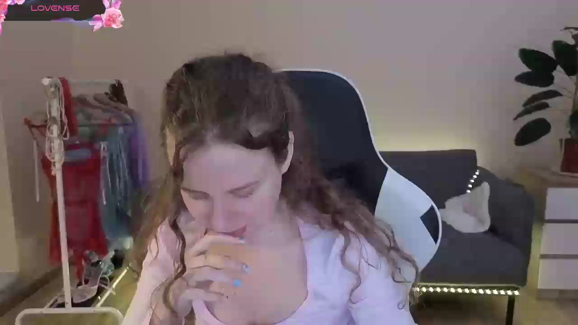 Gallery image thumbnail from BlueFlowerr's myfreecams stream on, 07/04/2026, 18:17 image 5 of 20