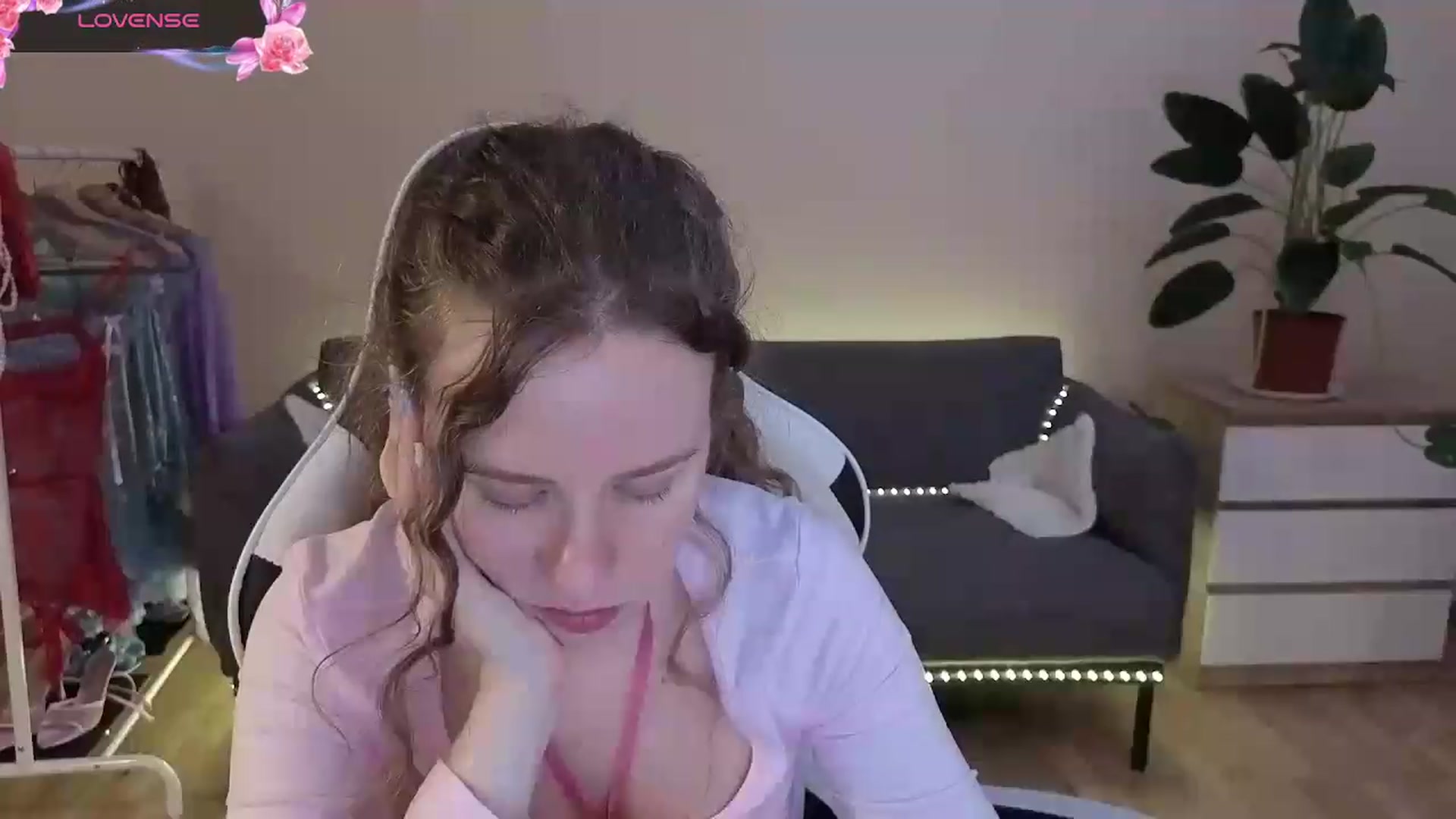 Gallery image thumbnail from BlueFlowerr's myfreecams stream on, 07/04/2026, 18:17 image 20 of 20