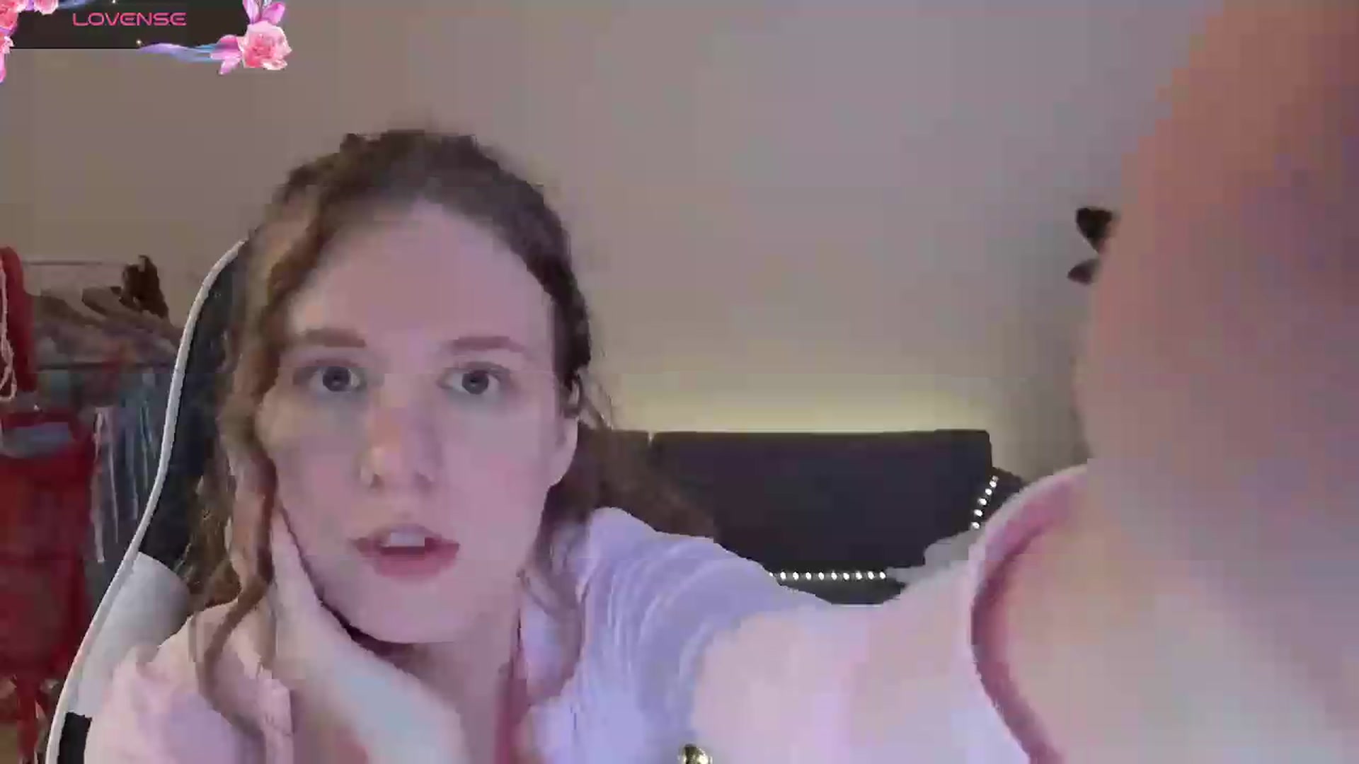 Gallery image thumbnail from BlueFlowerr's myfreecams stream on, 07/04/2026, 18:17 image 14 of 20