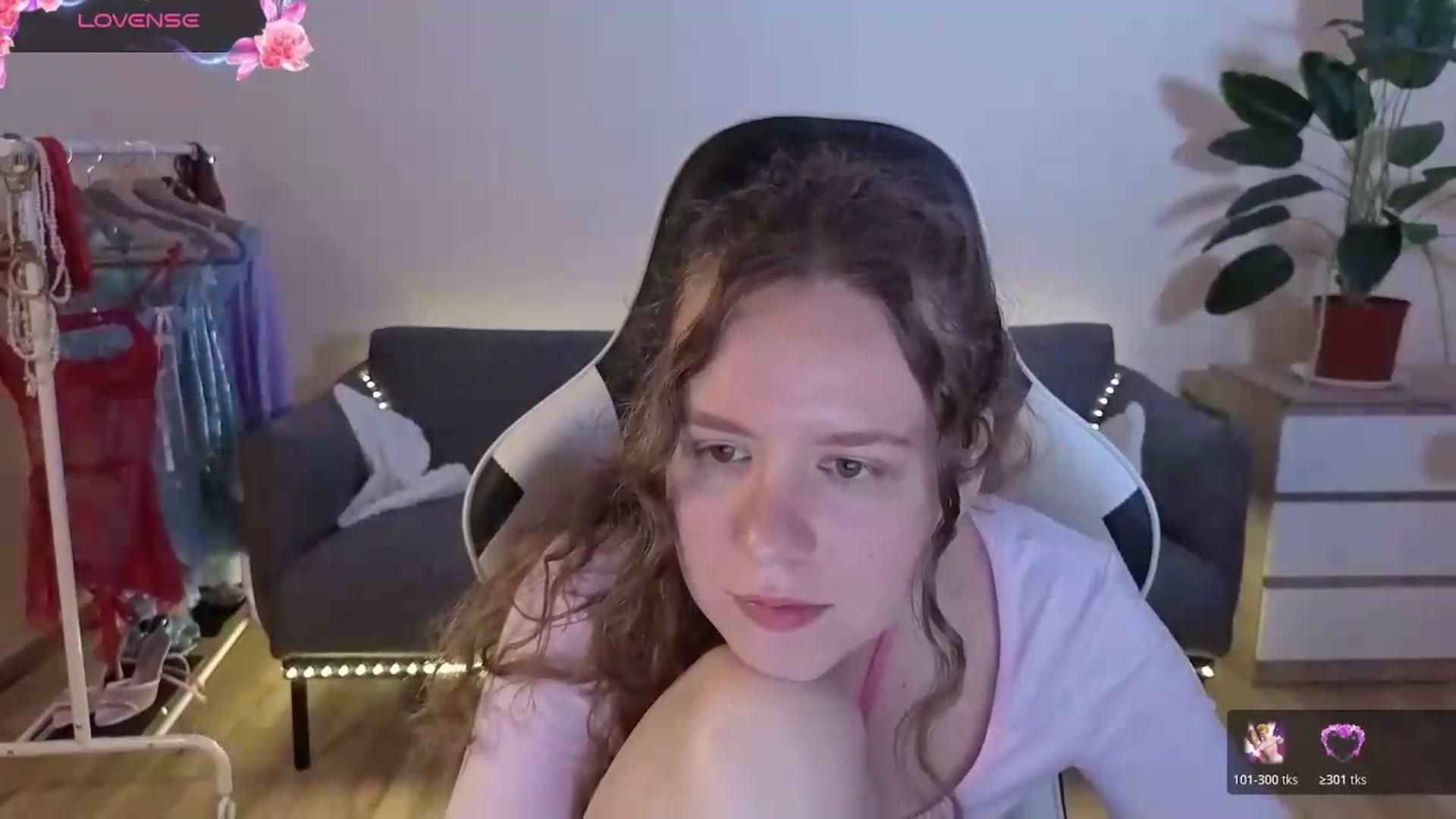 Gallery image thumbnail from BlueFlowerr's myfreecams stream on, 07/04/2026, 21:28 image 17 of 20
