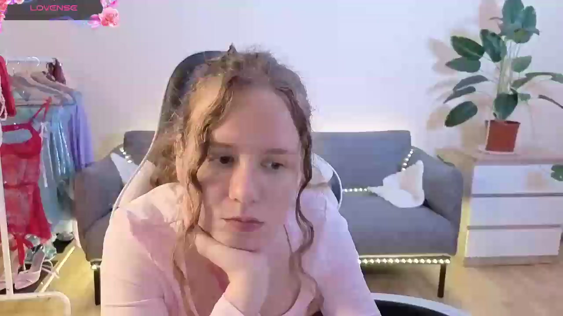 Gallery image thumbnail from BlueFlowerr's myfreecams stream on, 07/04/2026, 21:28 image 4 of 20