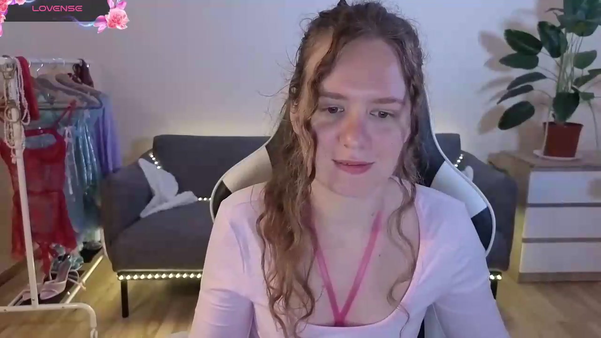 Gallery image thumbnail from BlueFlowerr's myfreecams stream on, 07/04/2026, 21:28 image 19 of 20