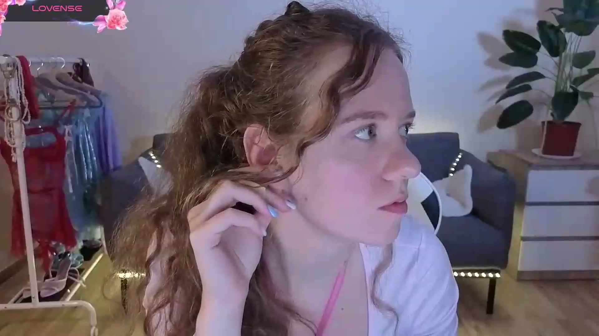 Gallery image thumbnail from BlueFlowerr's myfreecams stream on, 07/04/2026, 23:11 image 3 of 20