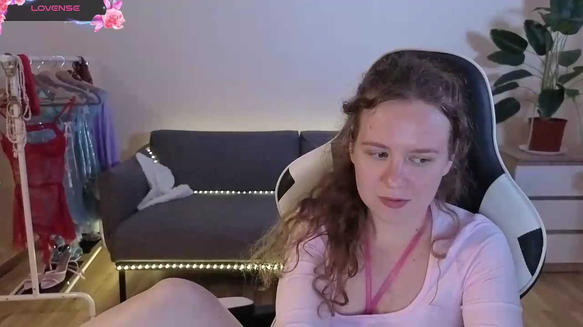 Gallery image thumbnail from BlueFlowerr's myfreecams stream on, 07/04/2026, 23:11 image 10 of 20
