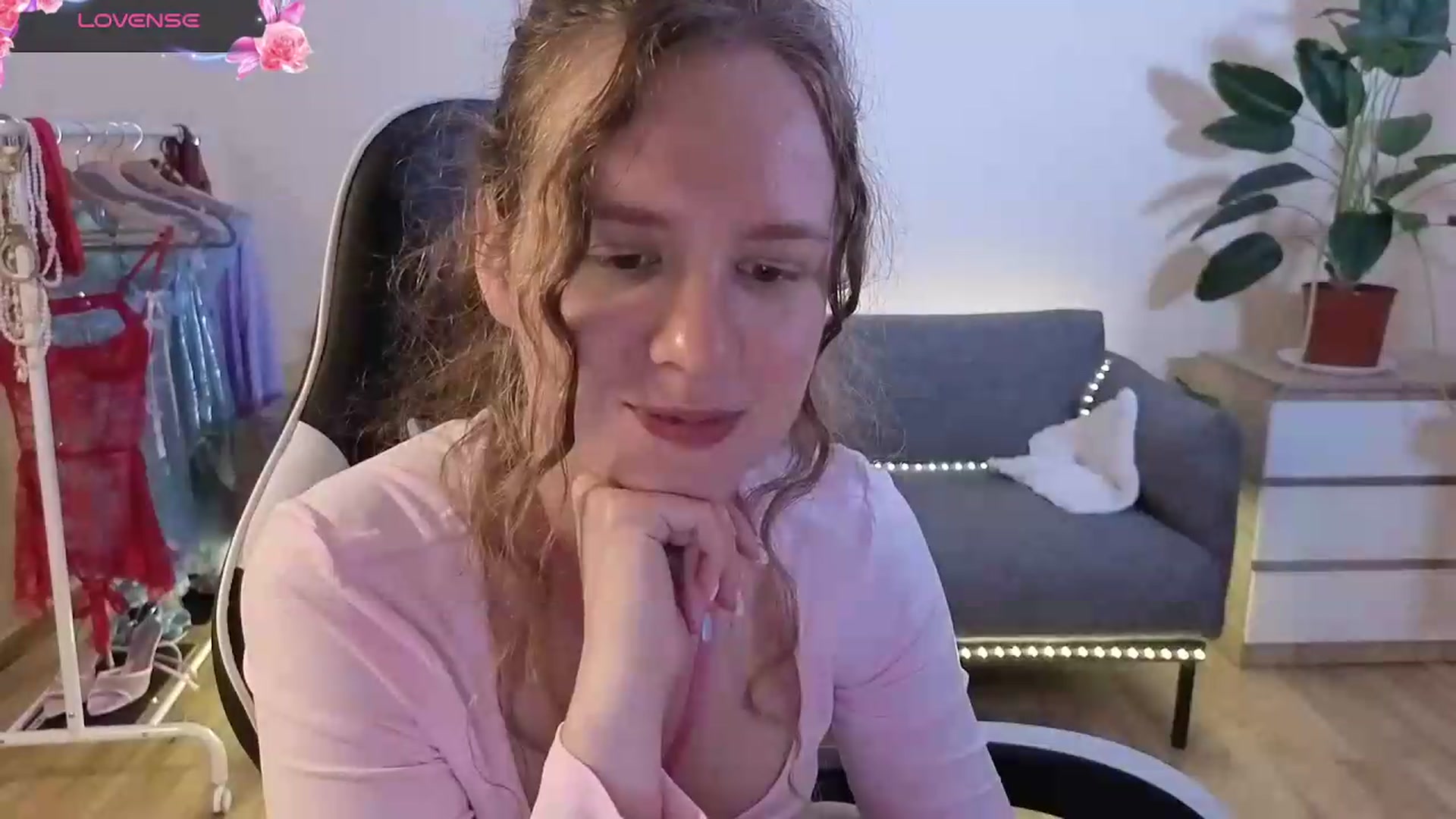 Gallery image thumbnail from BlueFlowerr's myfreecams stream on, 07/04/2026, 23:11 image 18 of 20