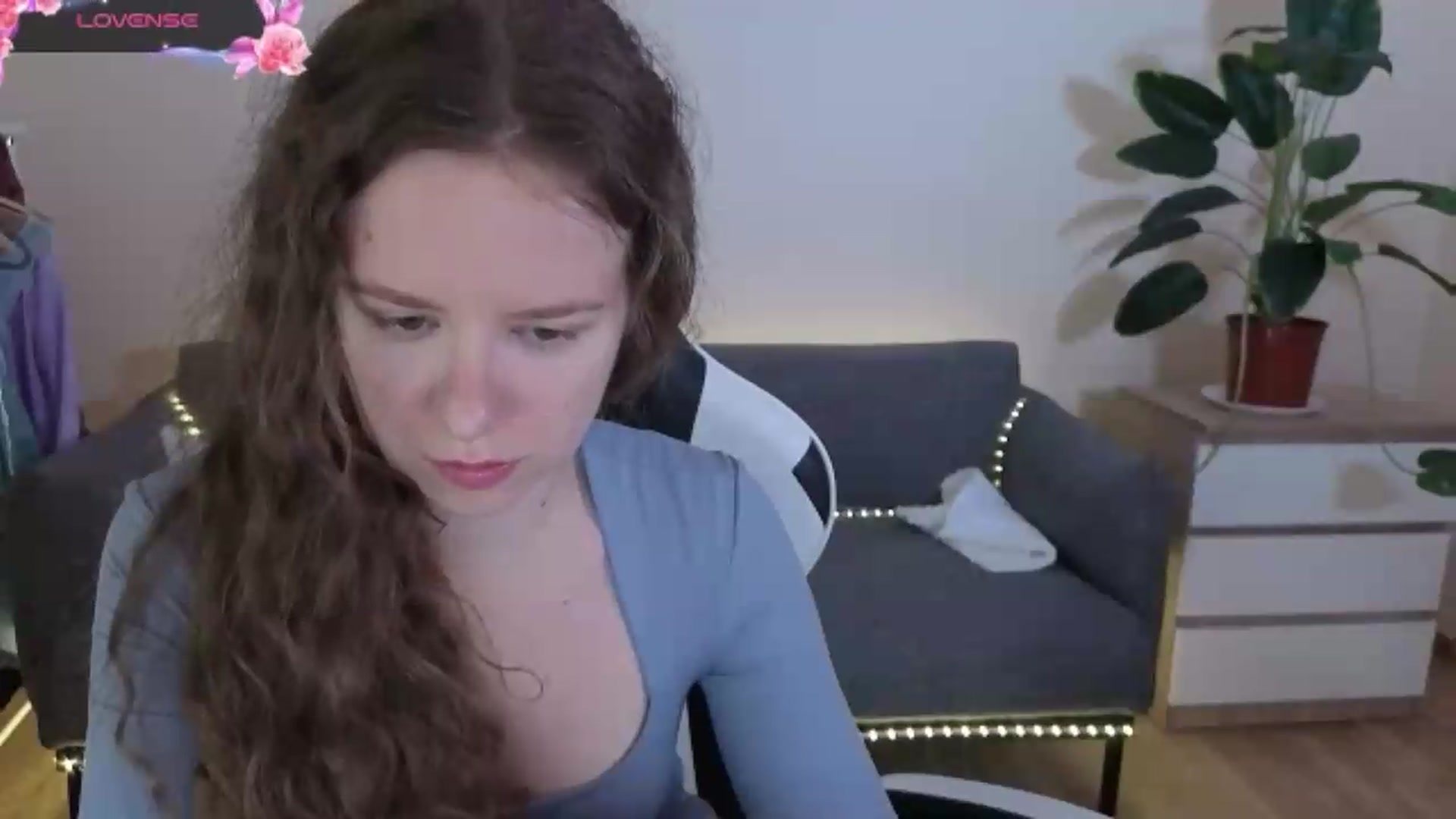 Gallery image thumbnail from BlueFlowerr's myfreecams stream on, 07/05/2026, 15:33 image 14 of 20