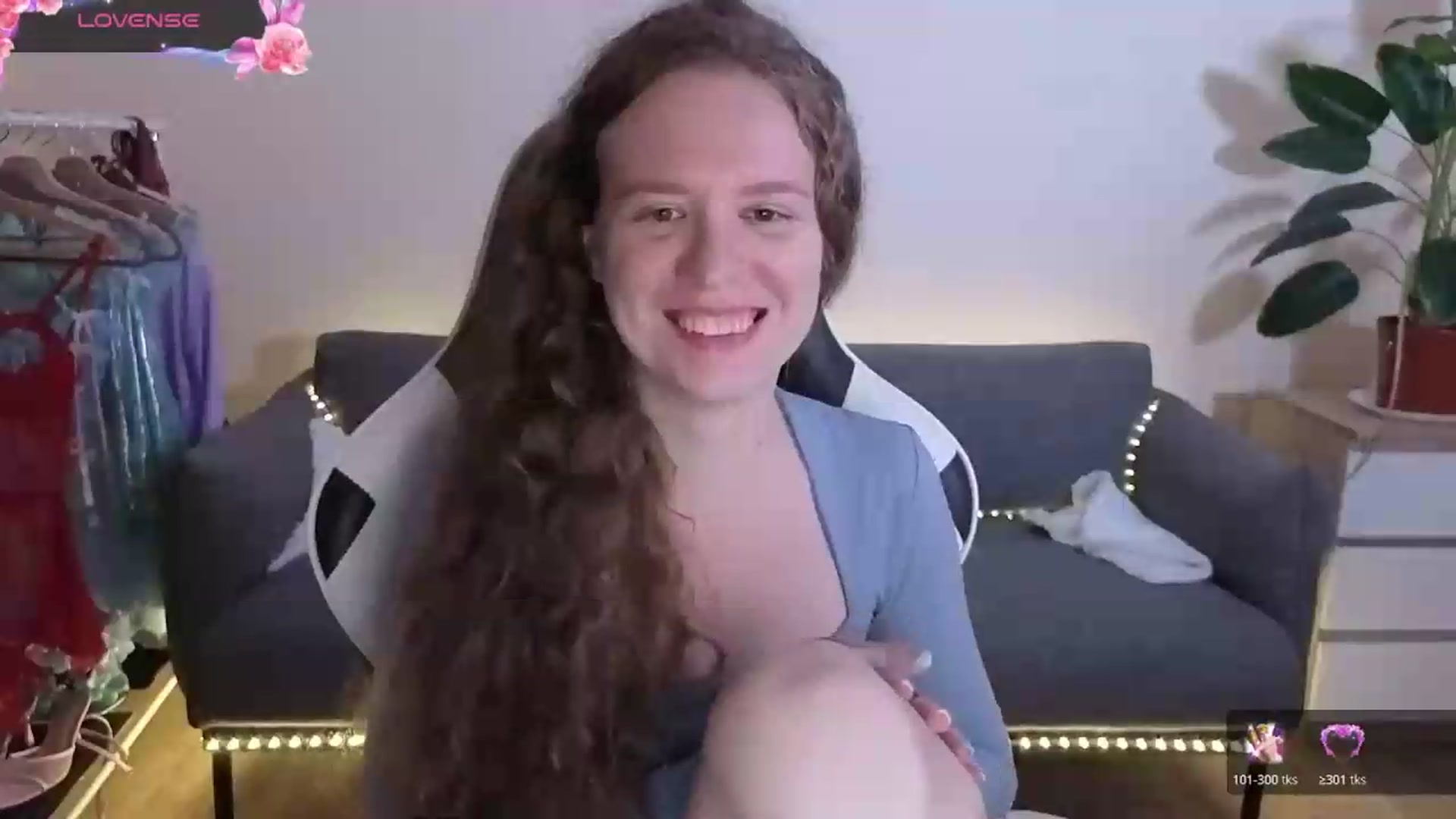 Gallery image thumbnail from BlueFlowerr's myfreecams stream on, 07/05/2026, 18:09 image 18 of 20