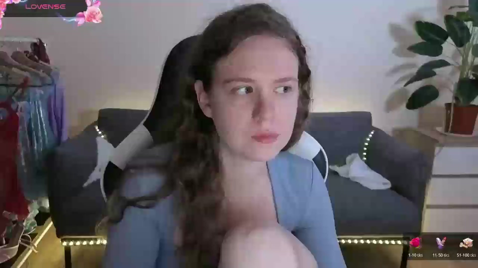 Gallery image thumbnail from BlueFlowerr's myfreecams stream on, 07/05/2026, 18:25 image 15 of 20