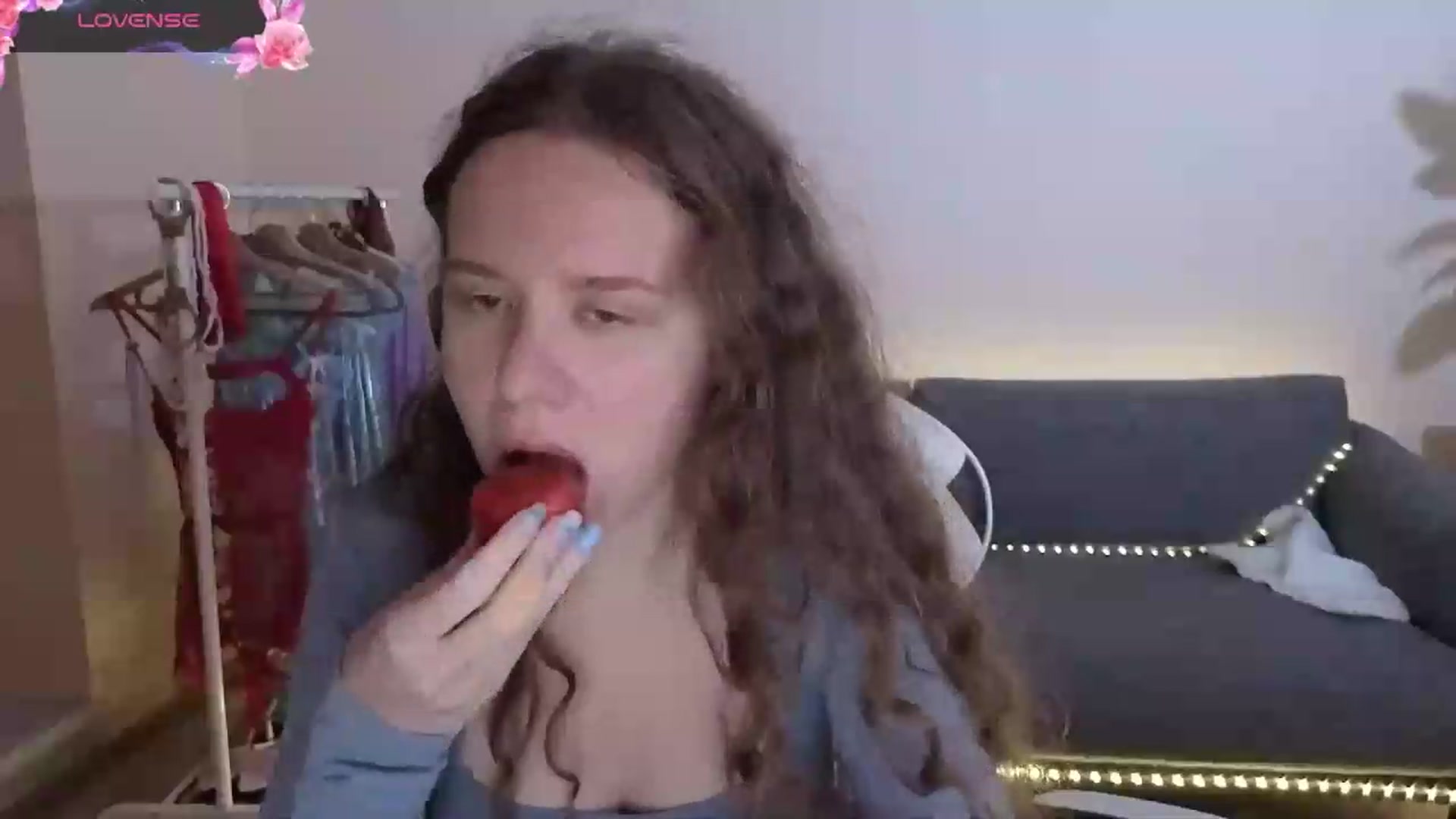 Gallery image thumbnail from BlueFlowerr's myfreecams stream on, 07/05/2026, 20:27 image 7 of 20