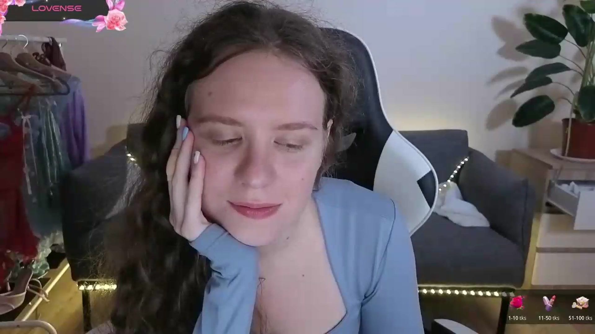 Gallery image thumbnail from BlueFlowerr's myfreecams stream on, 07/05/2026, 22:41 image 17 of 20