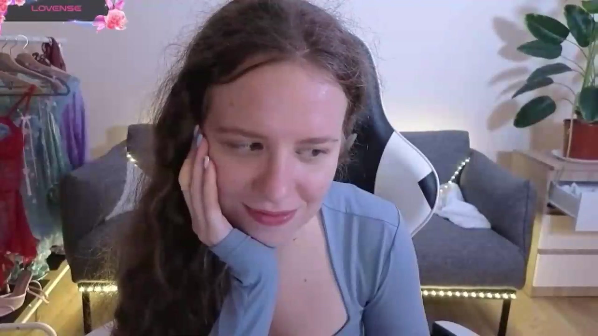 Gallery image thumbnail from BlueFlowerr's myfreecams stream on, 07/05/2026, 22:41 image 14 of 20
