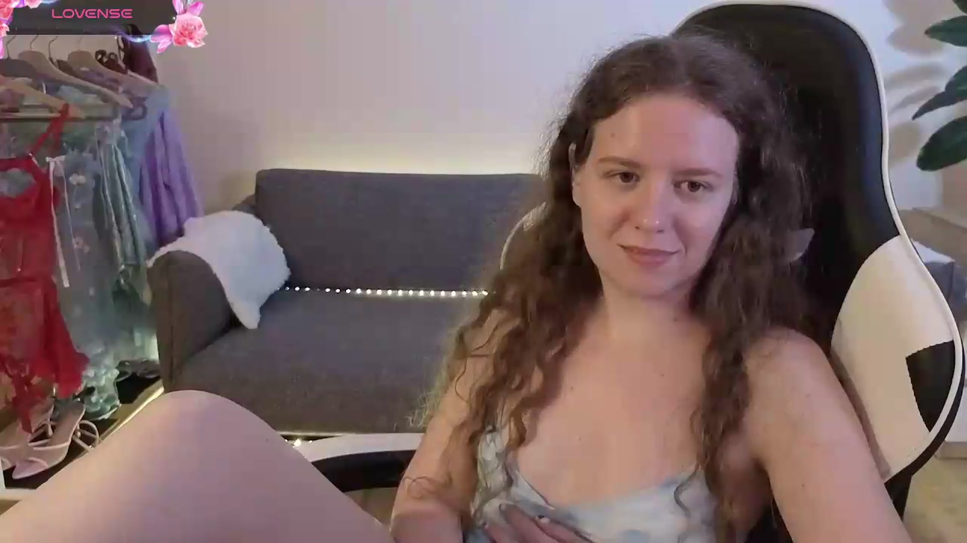 Gallery image thumbnail from BlueFlowerr's myfreecams stream on, 07/06/2026, 21:12 image 7 of 20