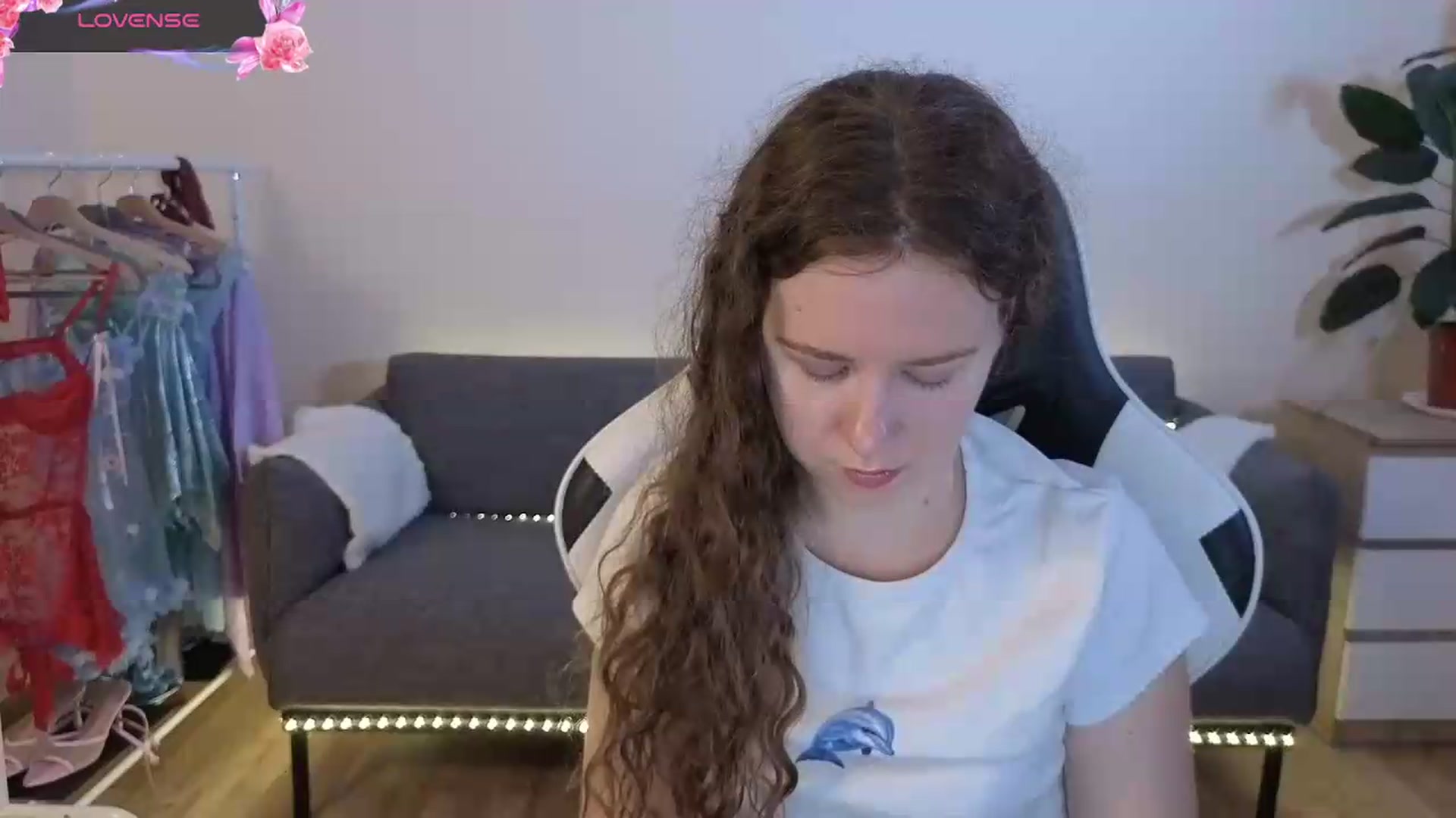 Gallery image thumbnail from BlueFlowerr's myfreecams stream on, 07/08/2026, 16:31 image 14 of 20
