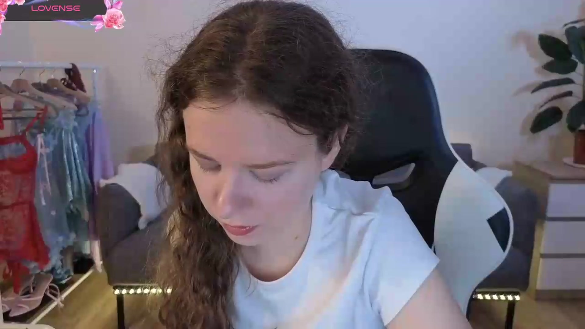 Gallery image thumbnail from BlueFlowerr's myfreecams stream on, 07/08/2026, 16:31 image 9 of 20