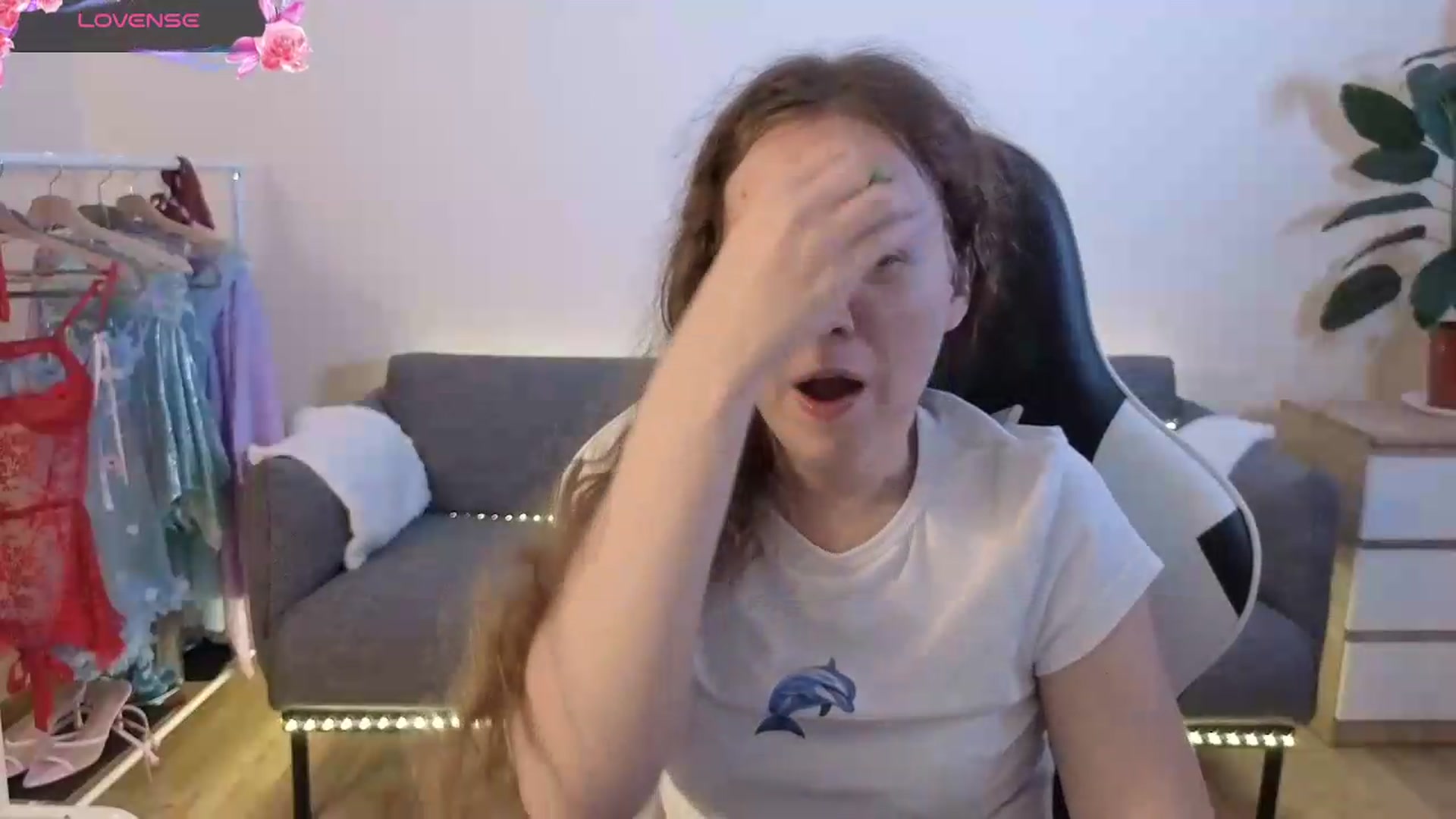 Gallery image thumbnail from BlueFlowerr's myfreecams stream on, 07/08/2026, 16:31 image 19 of 20