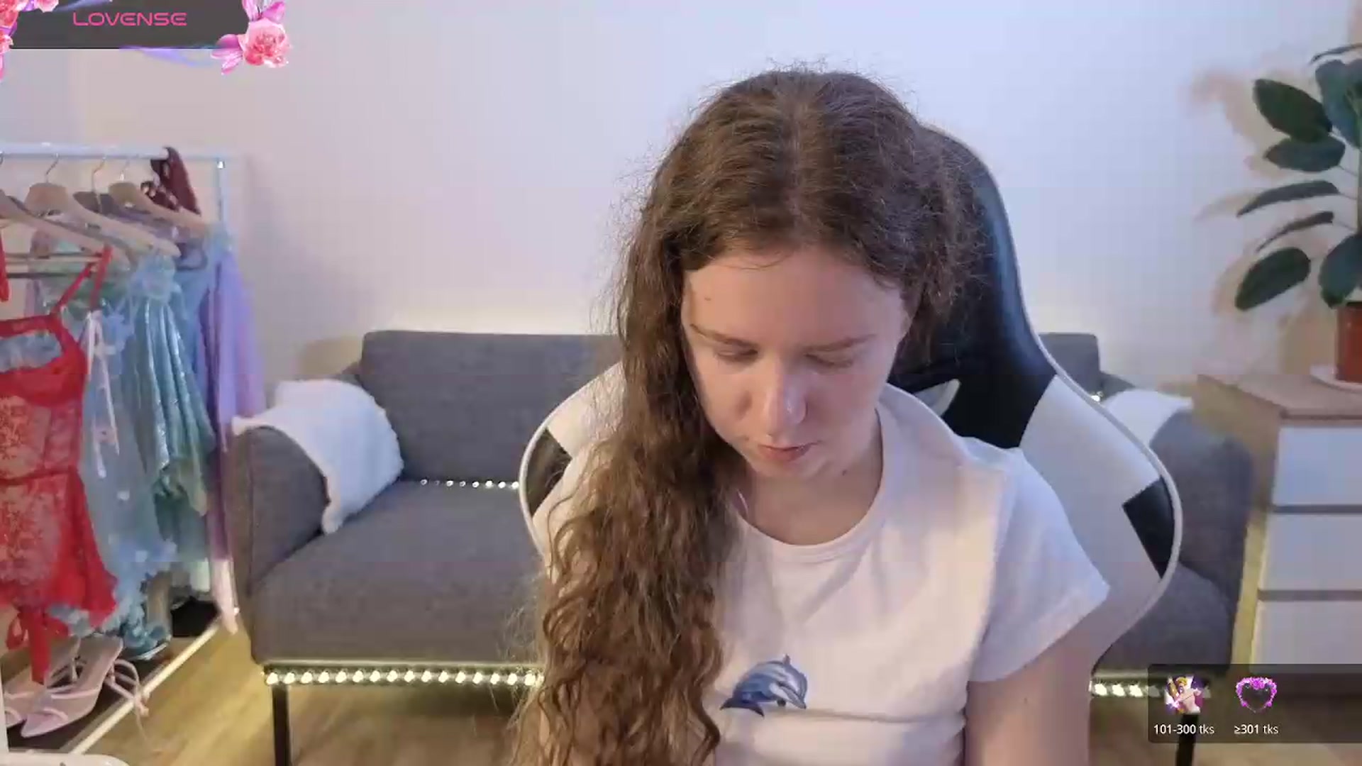 Gallery image thumbnail from BlueFlowerr's myfreecams stream on, 07/08/2026, 16:31 image 16 of 20