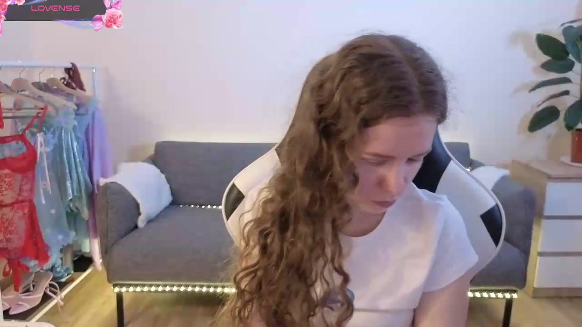 Gallery image thumbnail from BlueFlowerr's myfreecams stream on, 07/08/2026, 16:31 image 18 of 20