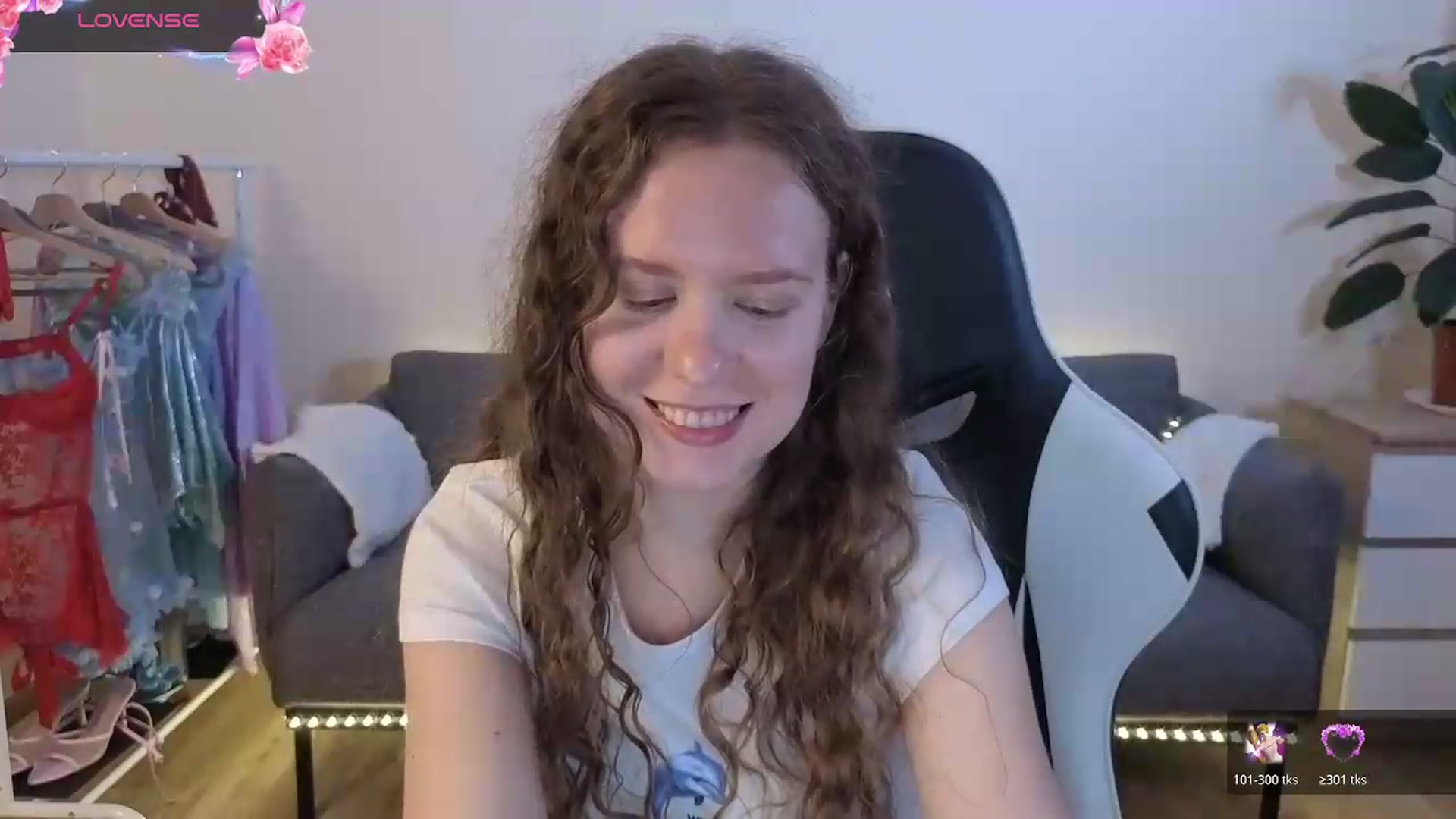 Gallery image thumbnail from BlueFlowerr's myfreecams stream on, 07/08/2026, 19:20 image 13 of 20