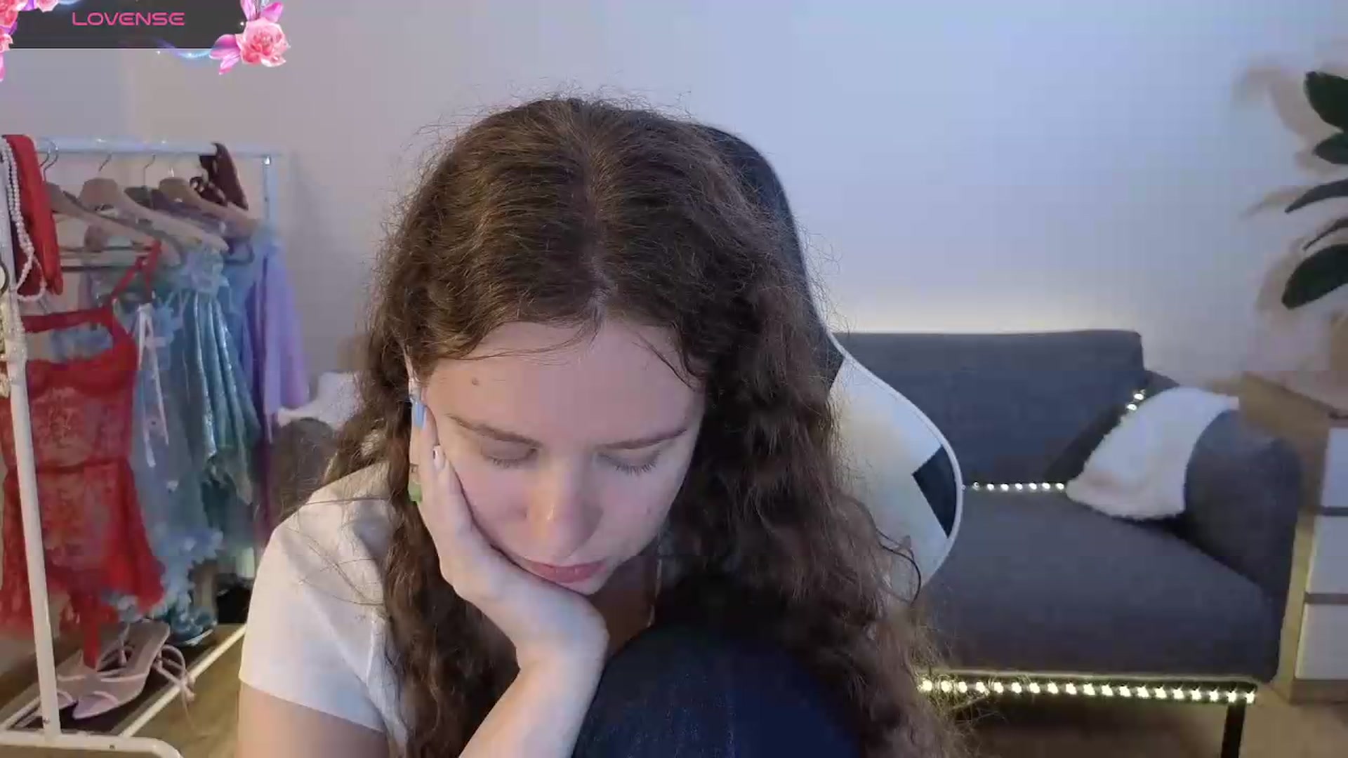 Gallery image thumbnail from BlueFlowerr's myfreecams stream on, 07/08/2026, 20:19 image 19 of 20