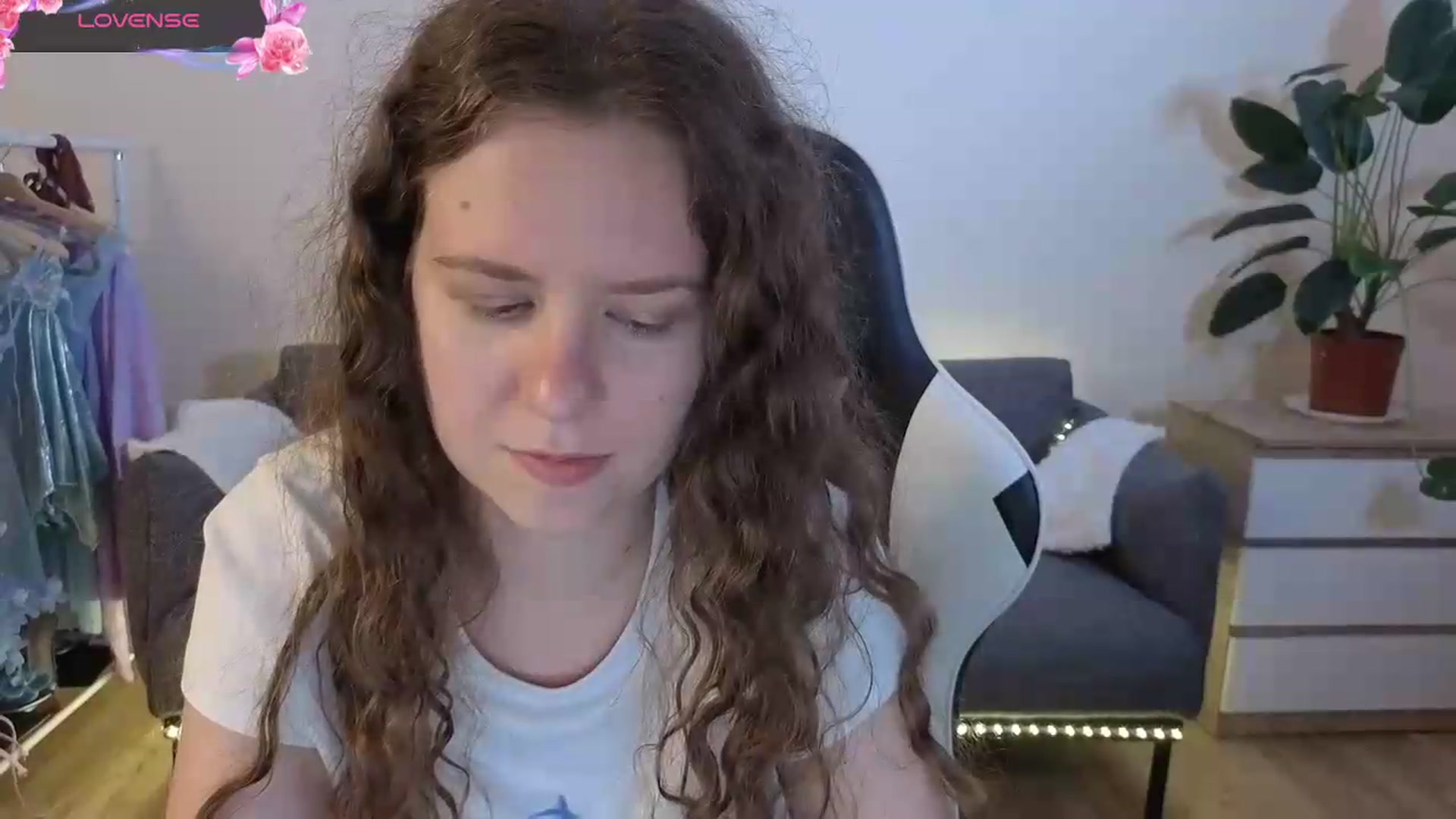 Gallery image thumbnail from BlueFlowerr's myfreecams stream on, 07/08/2026, 22:56 image 19 of 20